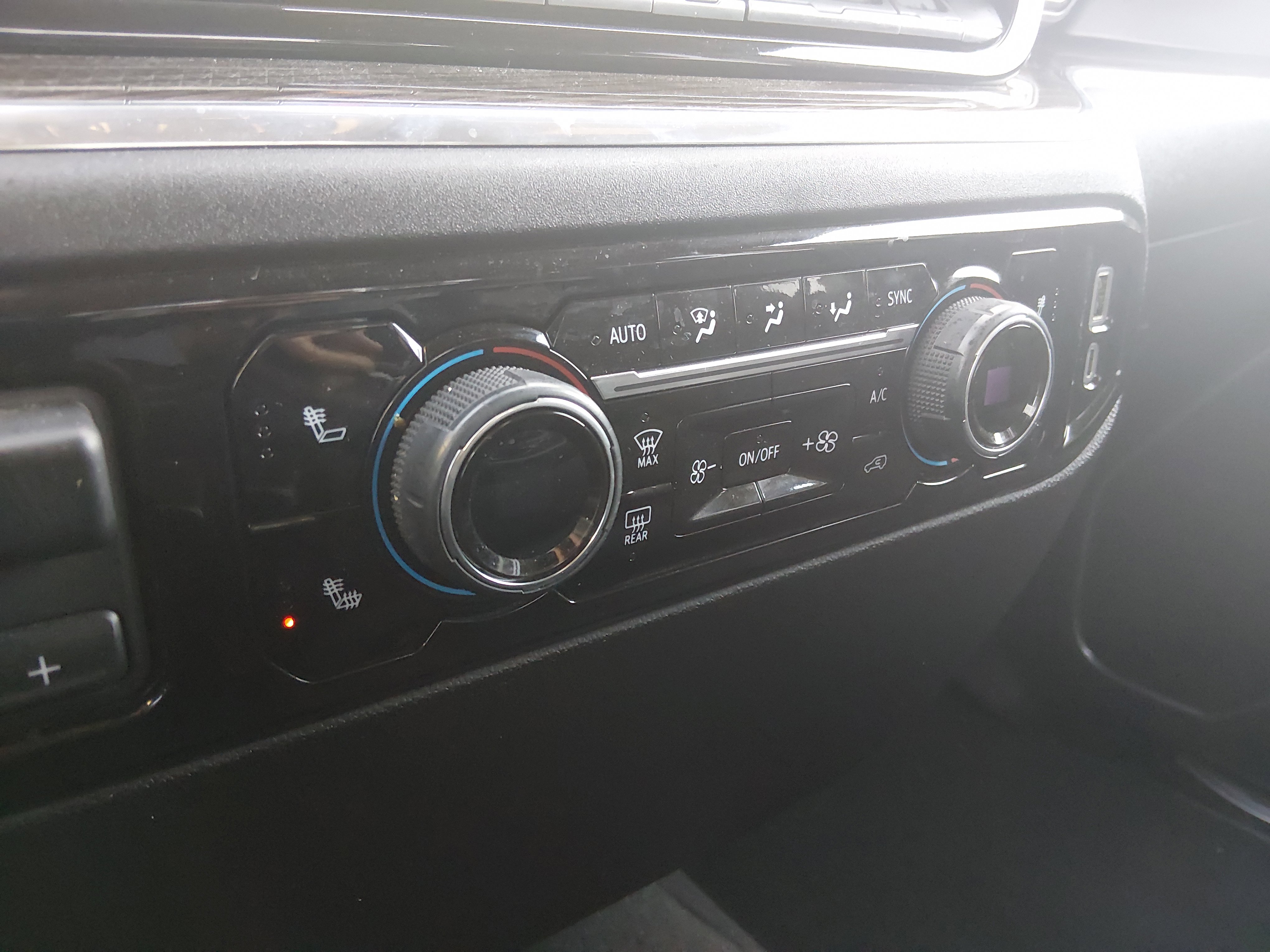 2025 Chevrolet Silverado 1500 LT - Photo 19
