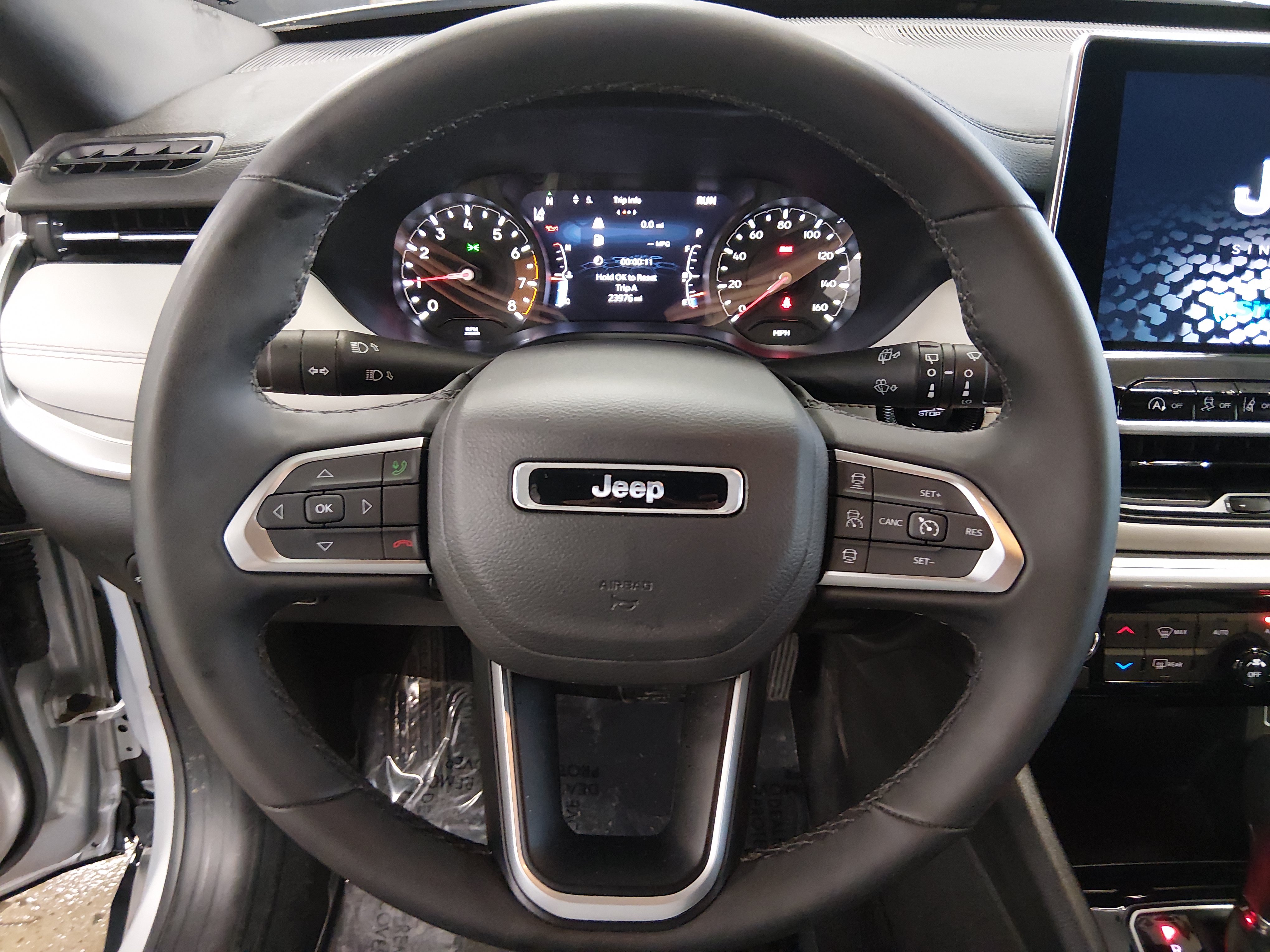 2025 Jeep Compass Limited - Photo 12