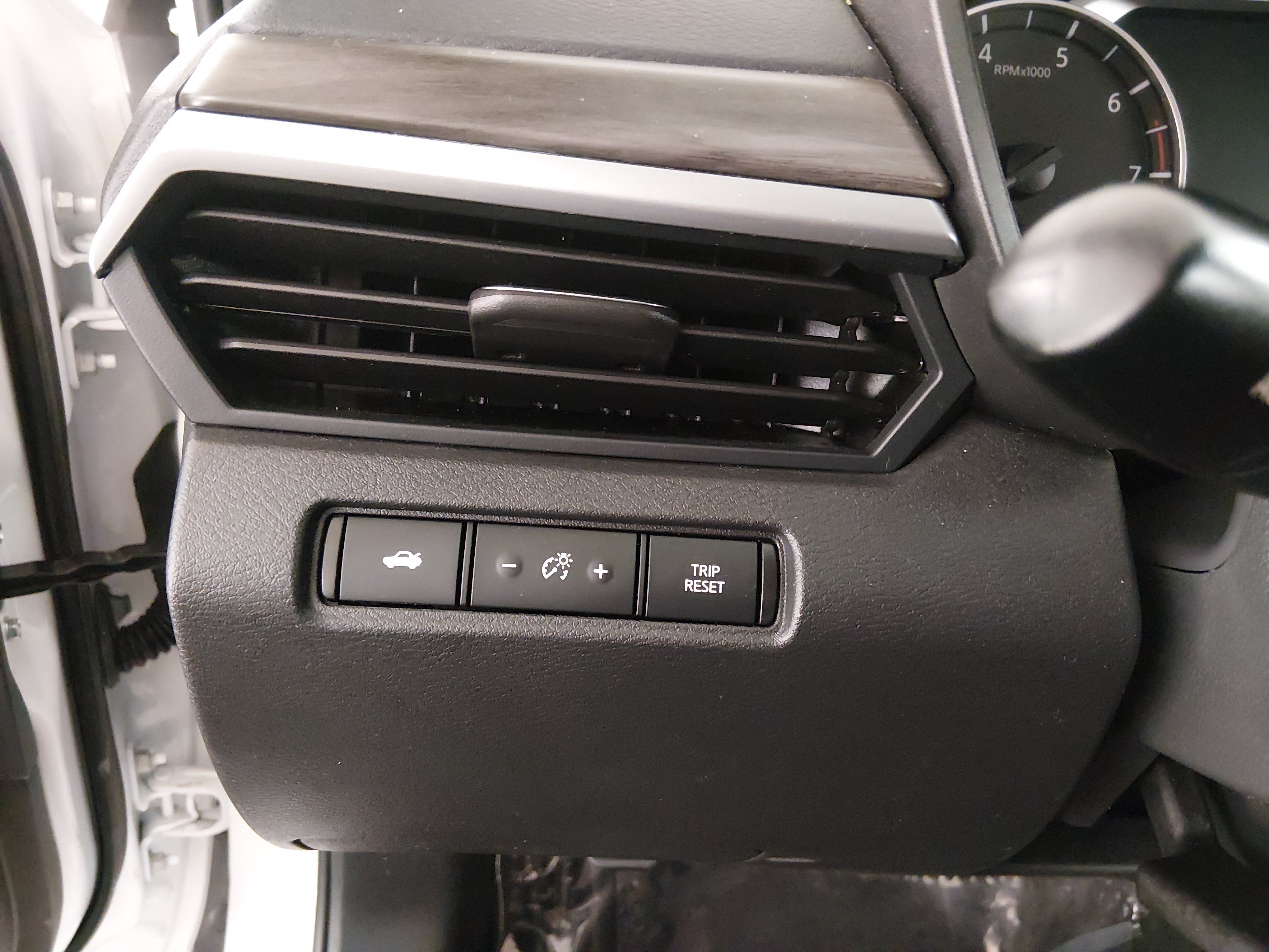 2025 Nissan Altima SV - Photo 13