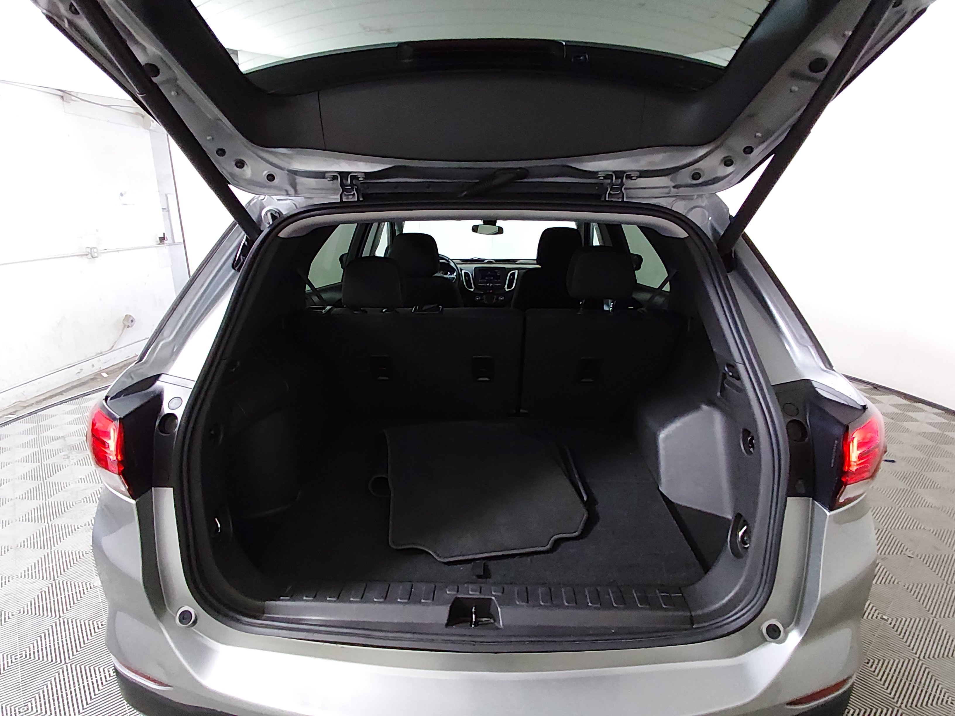 2024 Chevrolet Equinox LT - Photo 11