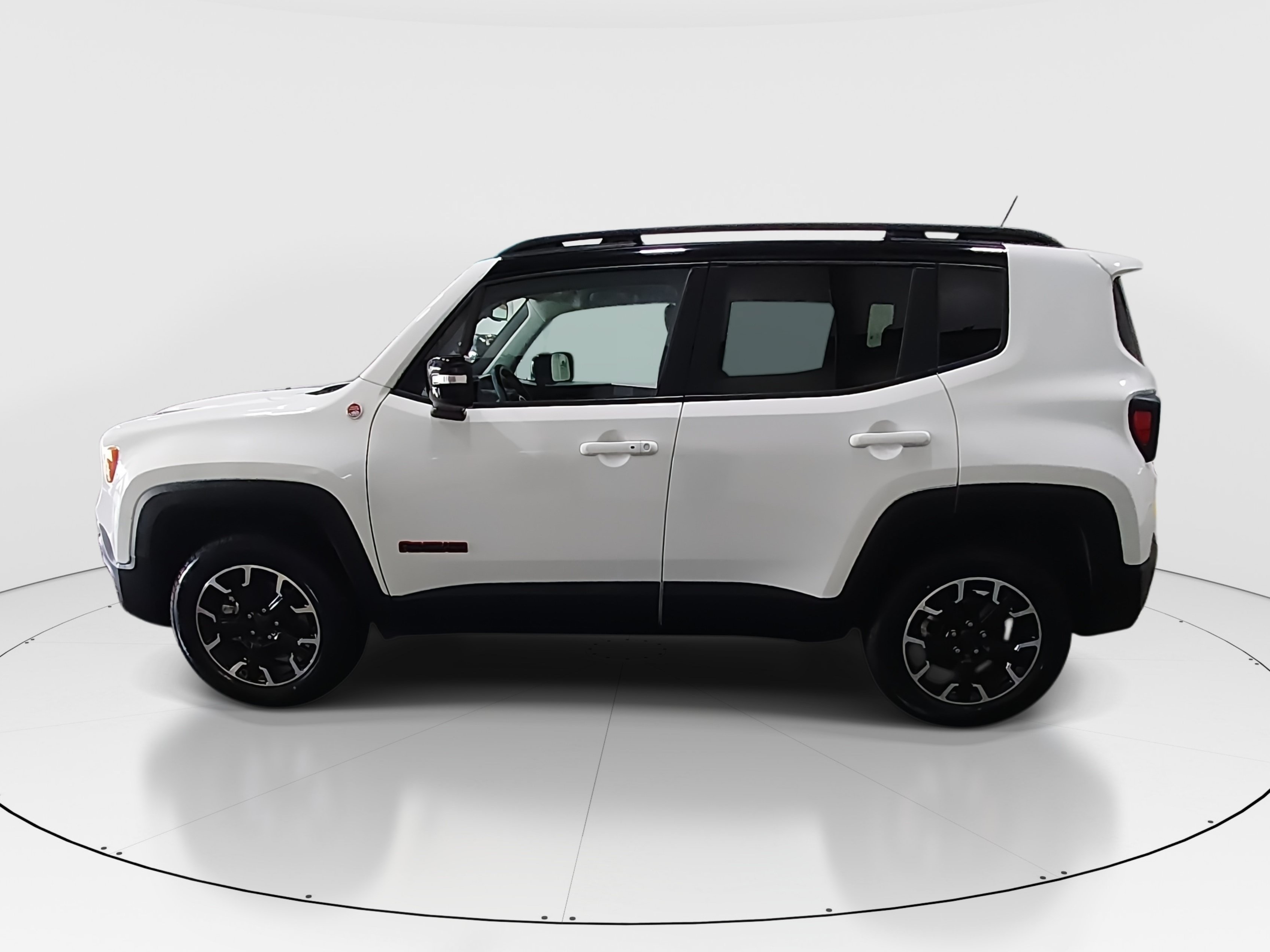 2023 Jeep Renegade Trailhawk - Photo 4