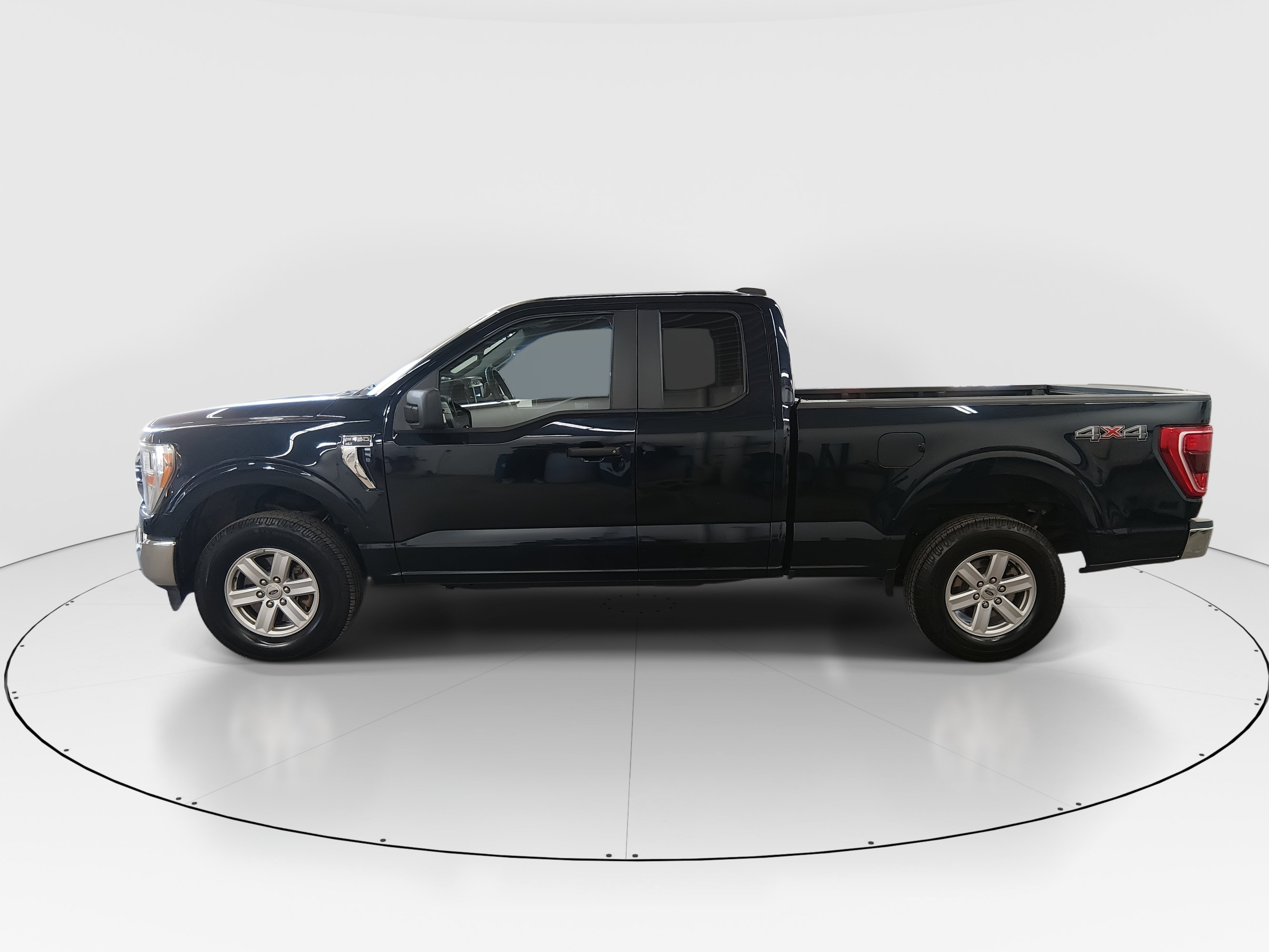 2022 Ford F-150 XL - Photo 4