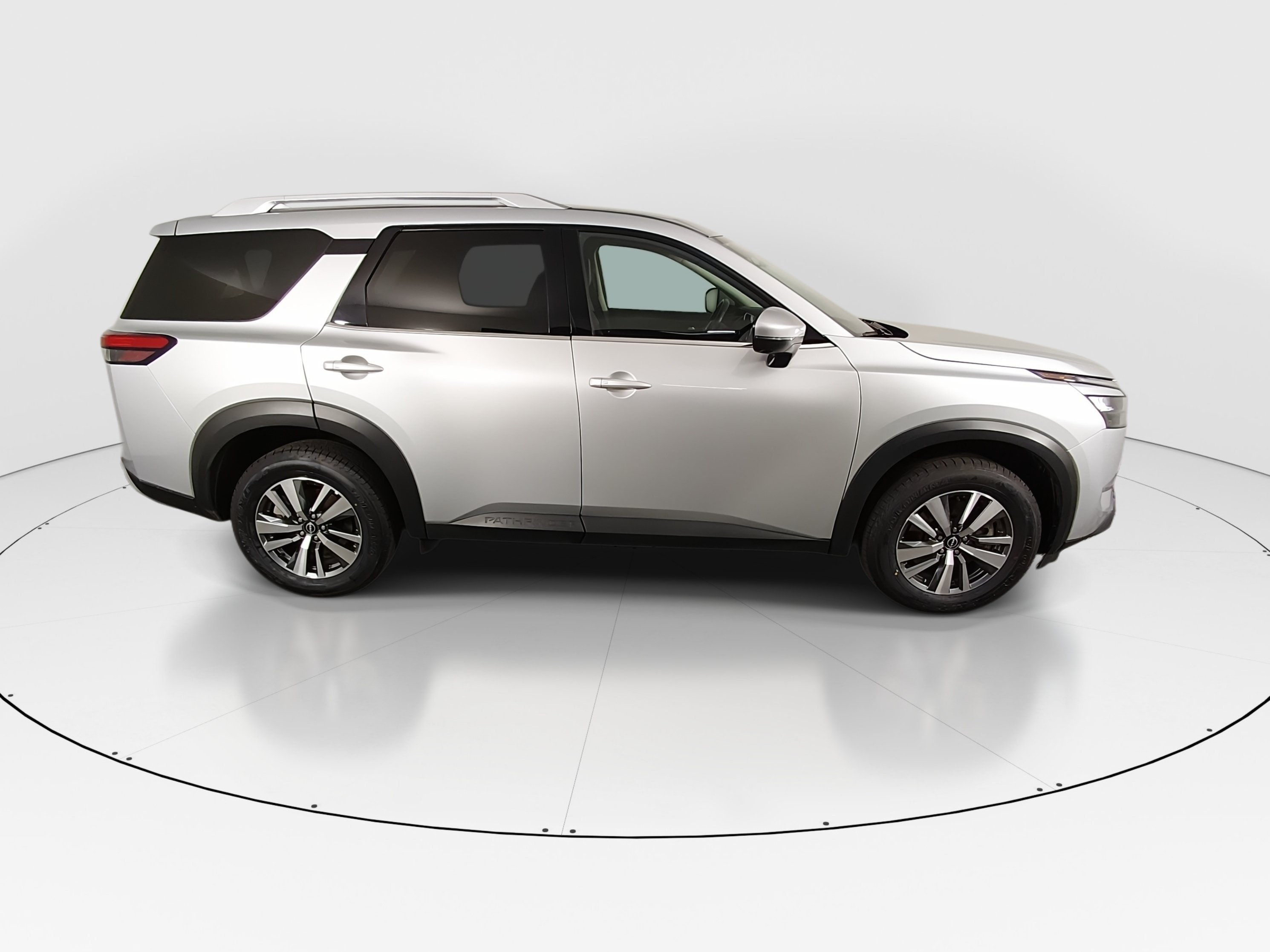 2025 Nissan Pathfinder SL - Photo 8