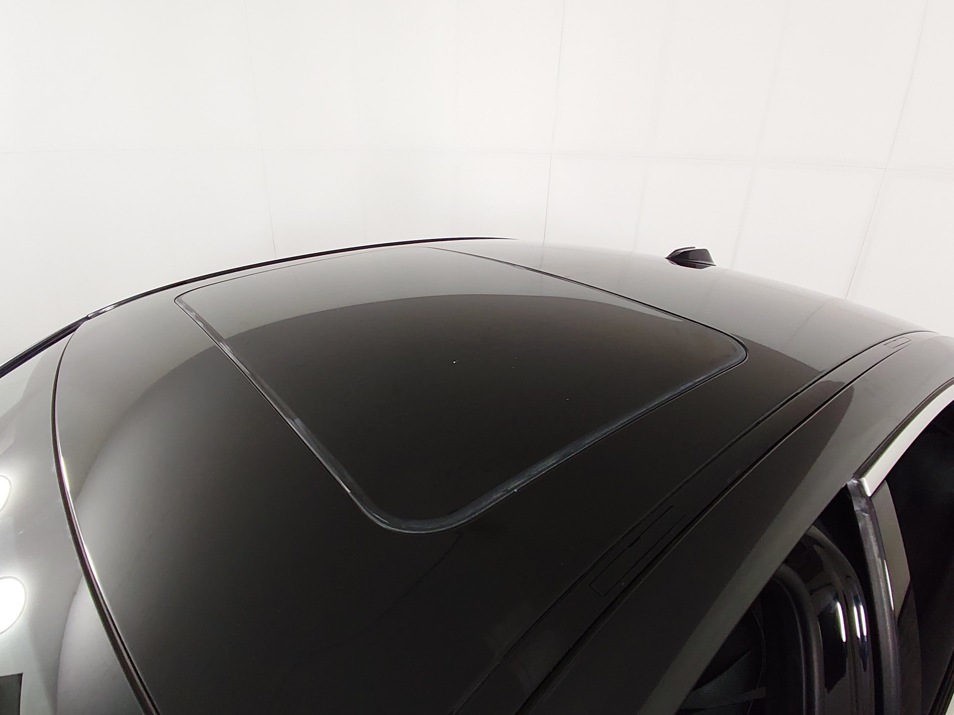 2025 BMW 3 Series 330i - Photo 21