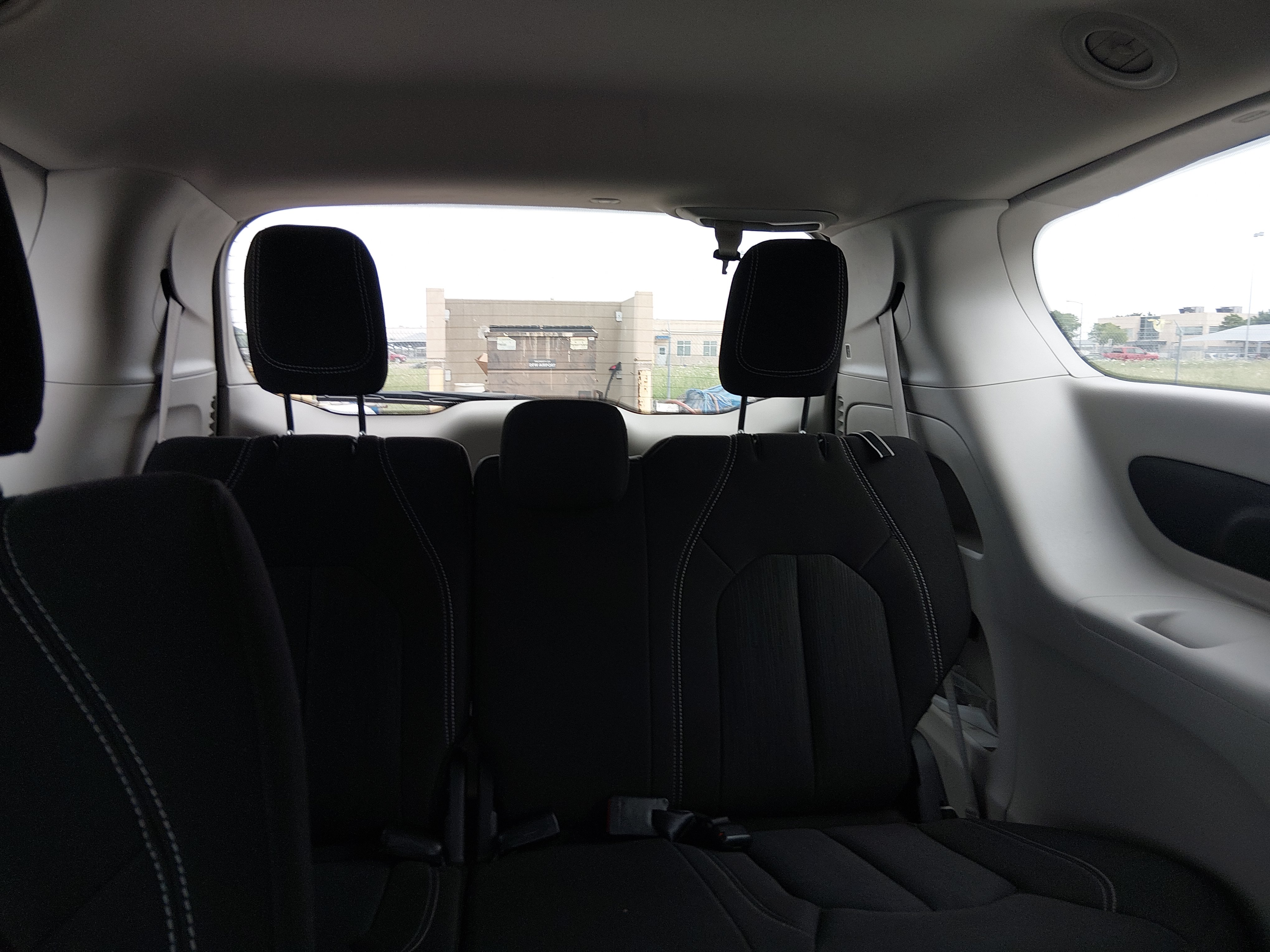 2023 Chrysler Voyager LX - Photo 18
