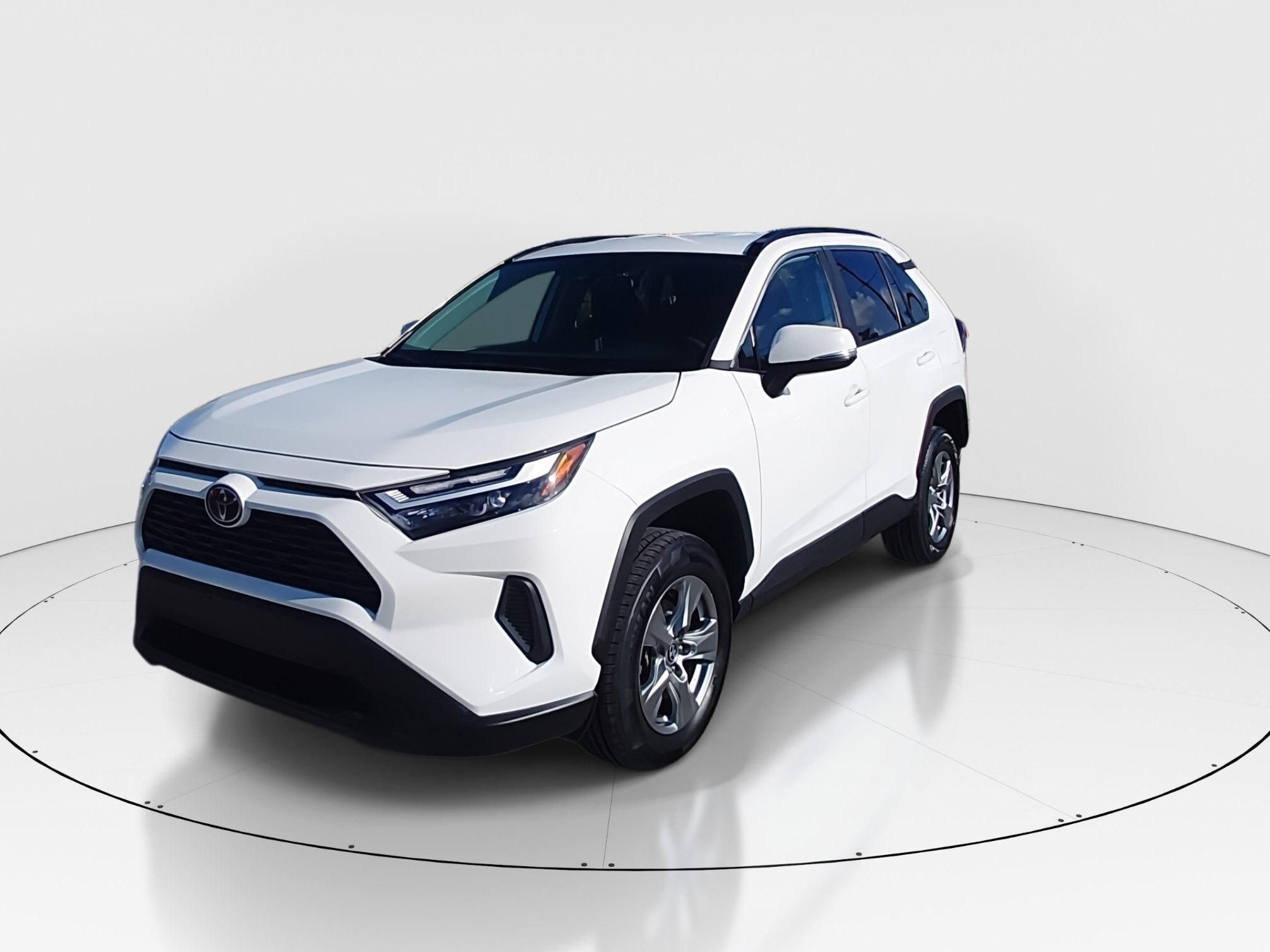 2024 Toyota RAV4 XLE - Photo 3