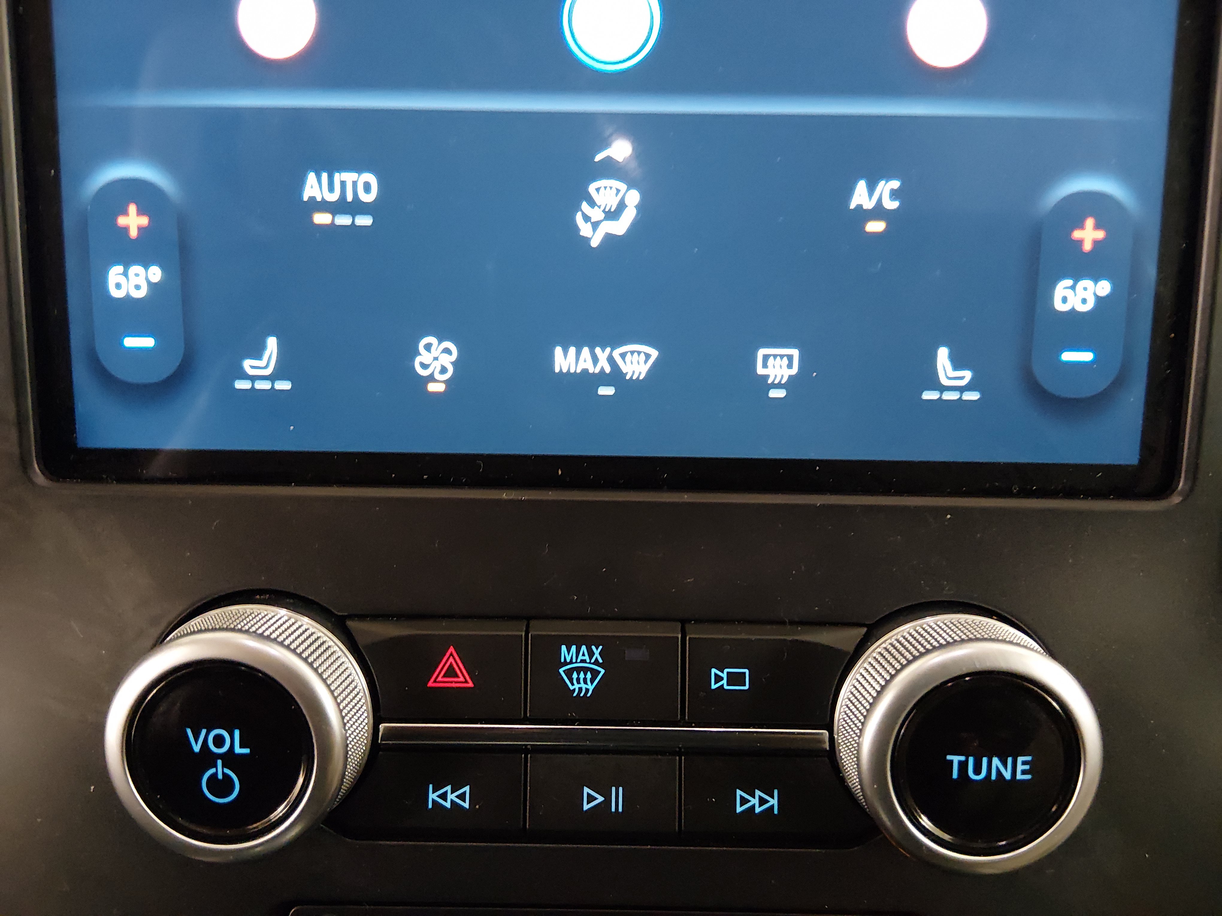 2022 Ford Edge SEL - Photo 17