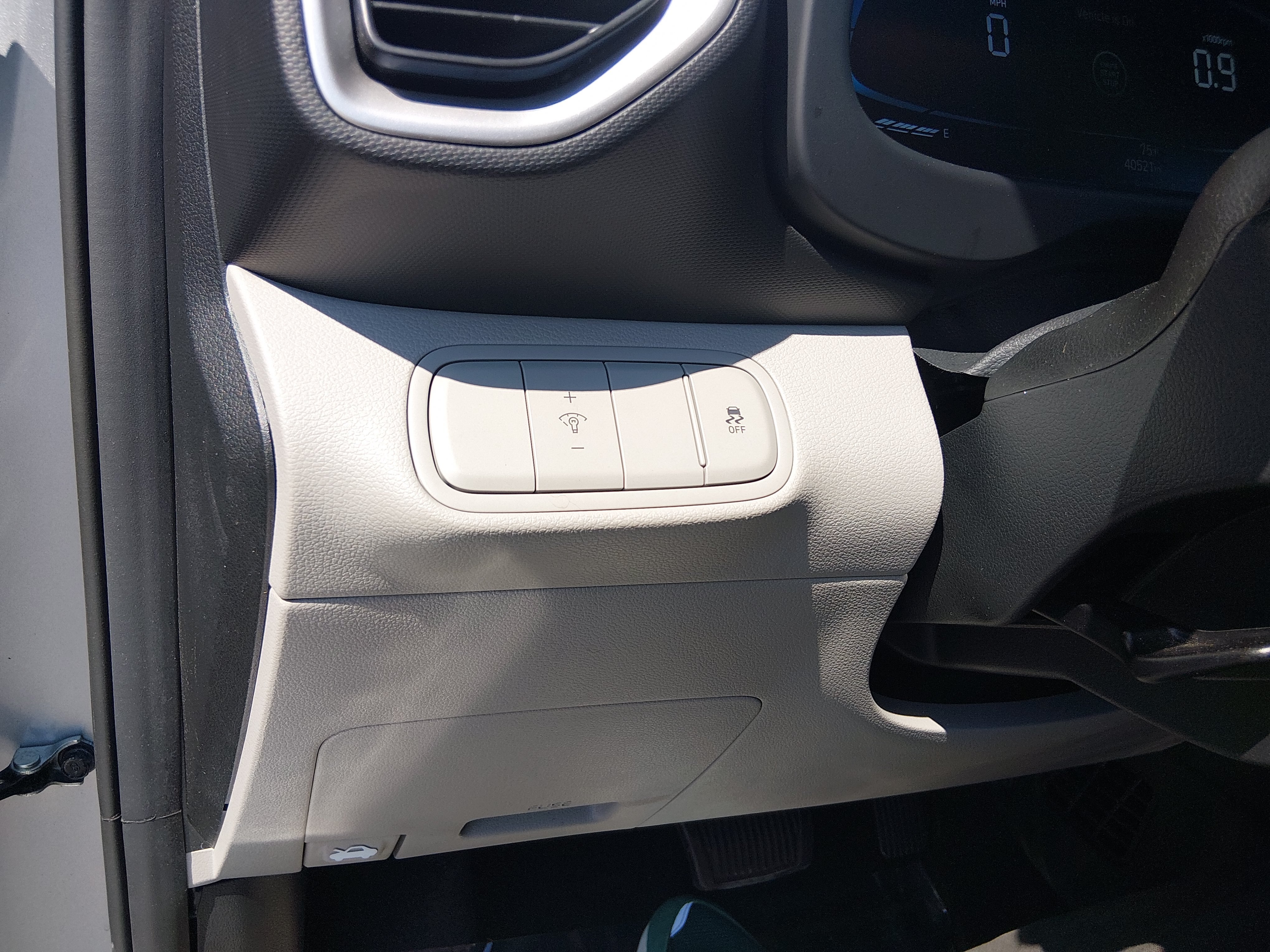 2025 Hyundai Venue SEL - Photo 13