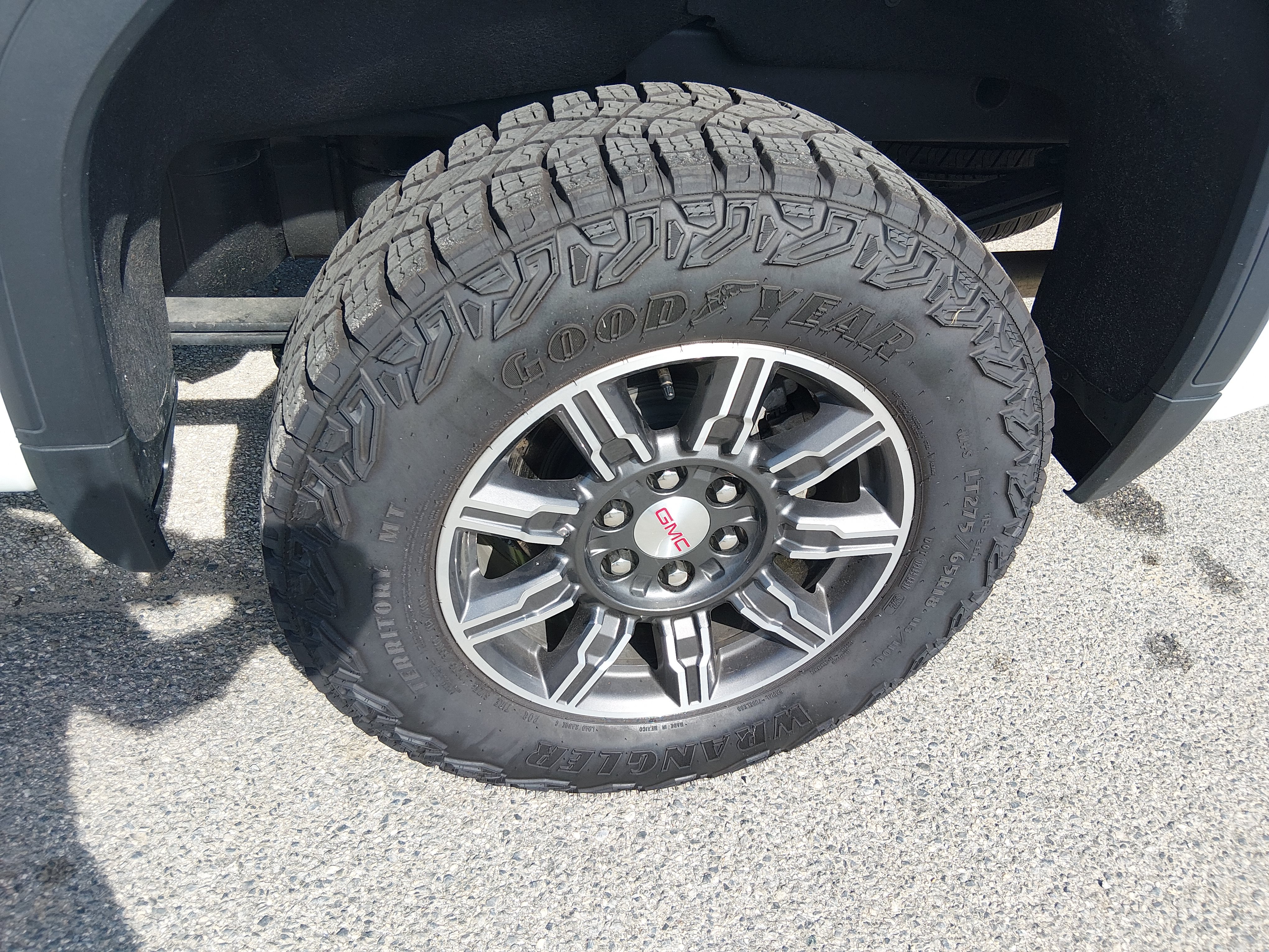 2025 GMC Sierra 1500 AT4 - Photo 10