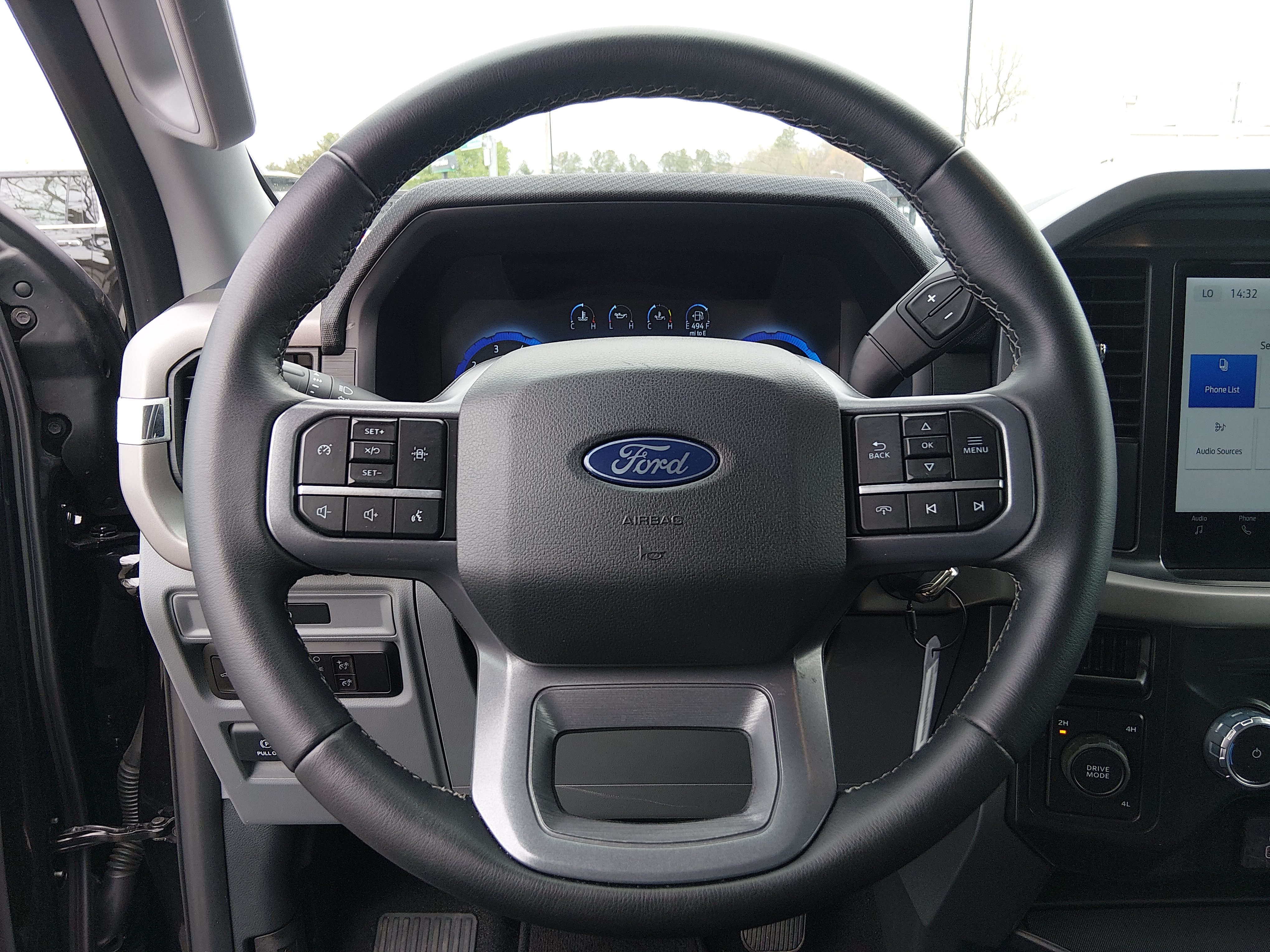 2025 Ford F-150 XLT - Photo 12