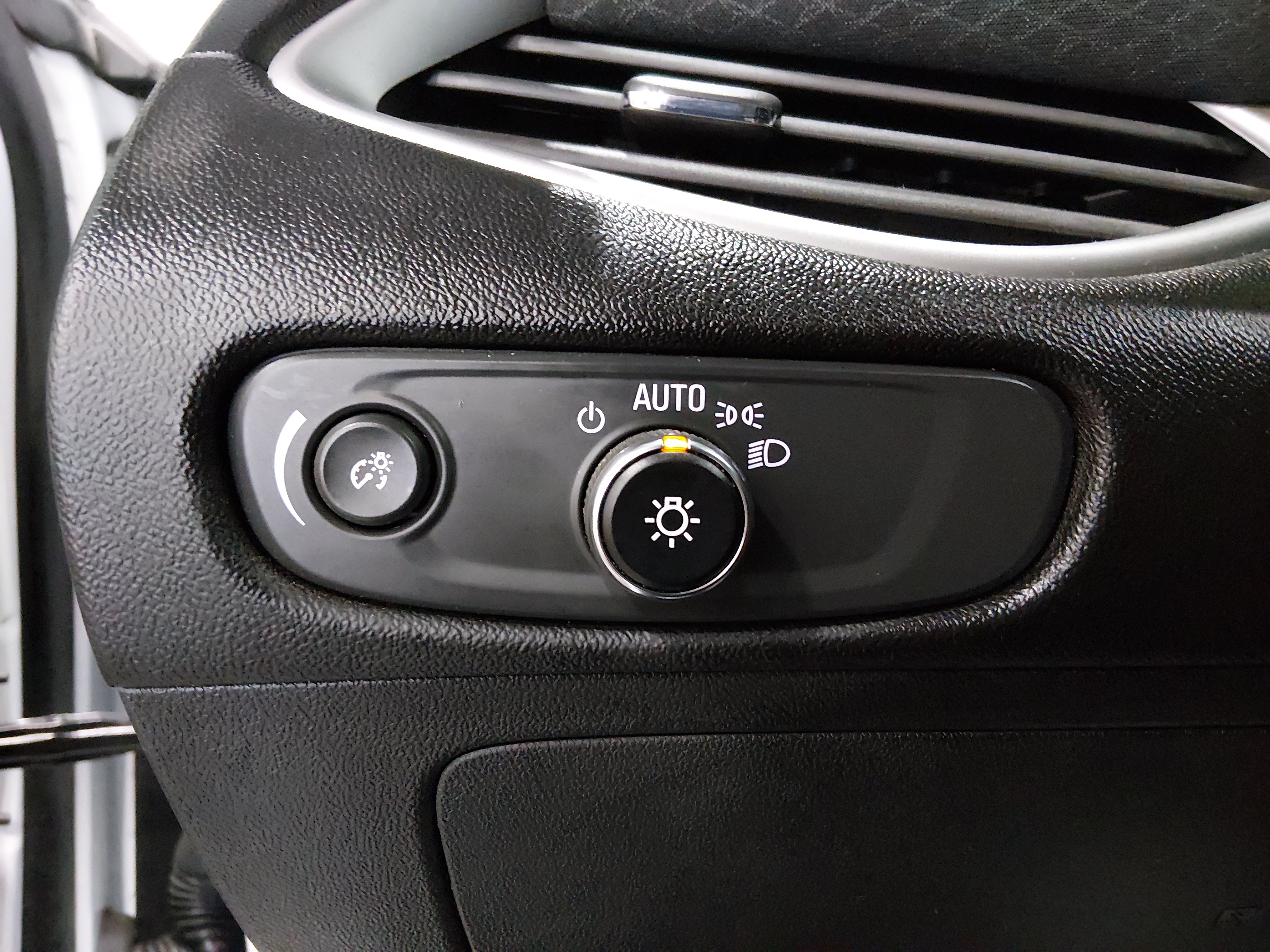 2024 Chevrolet Malibu 1LT - Photo 13