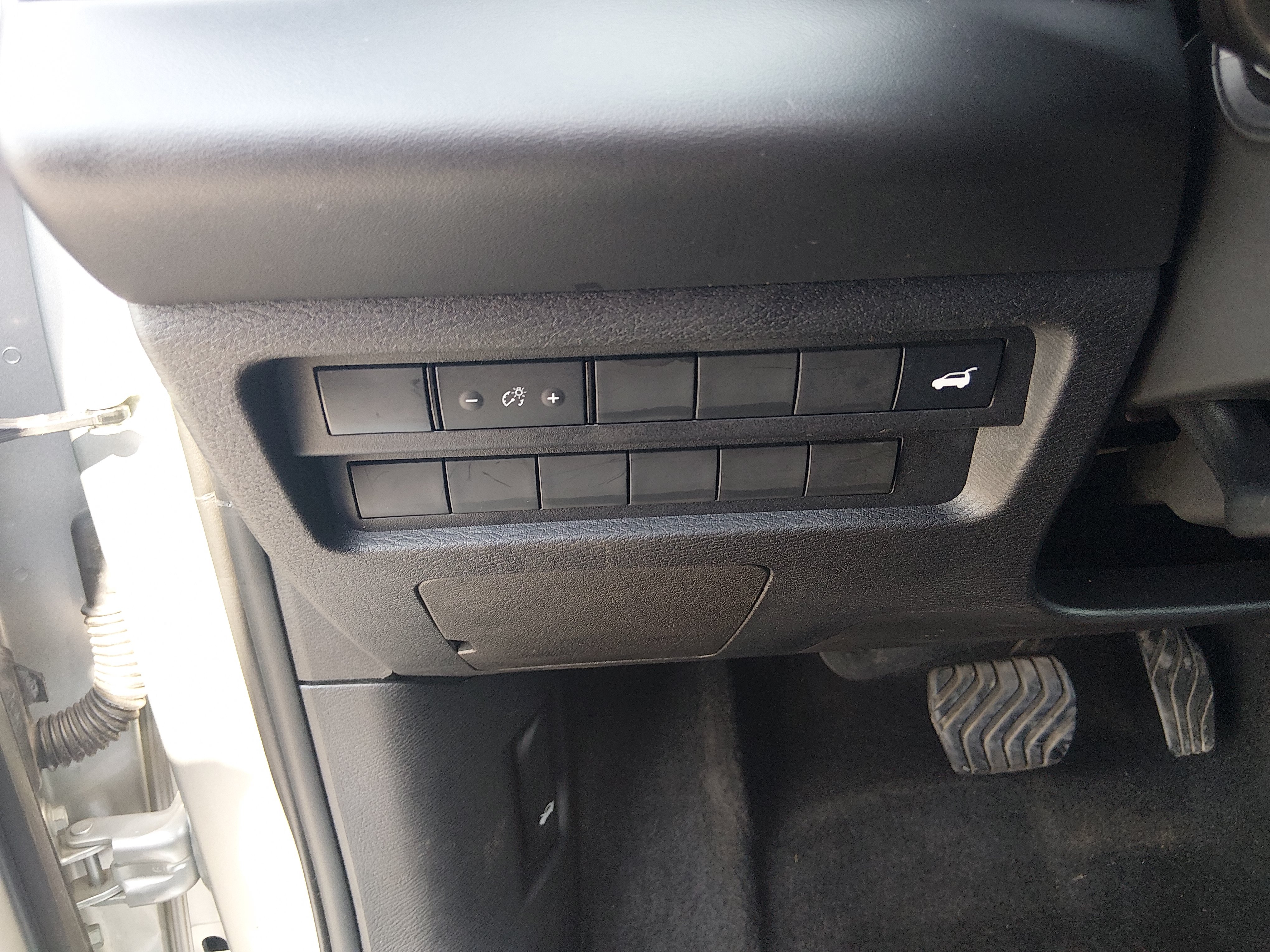 2024 Mitsubishi Outlander SE - Photo 13