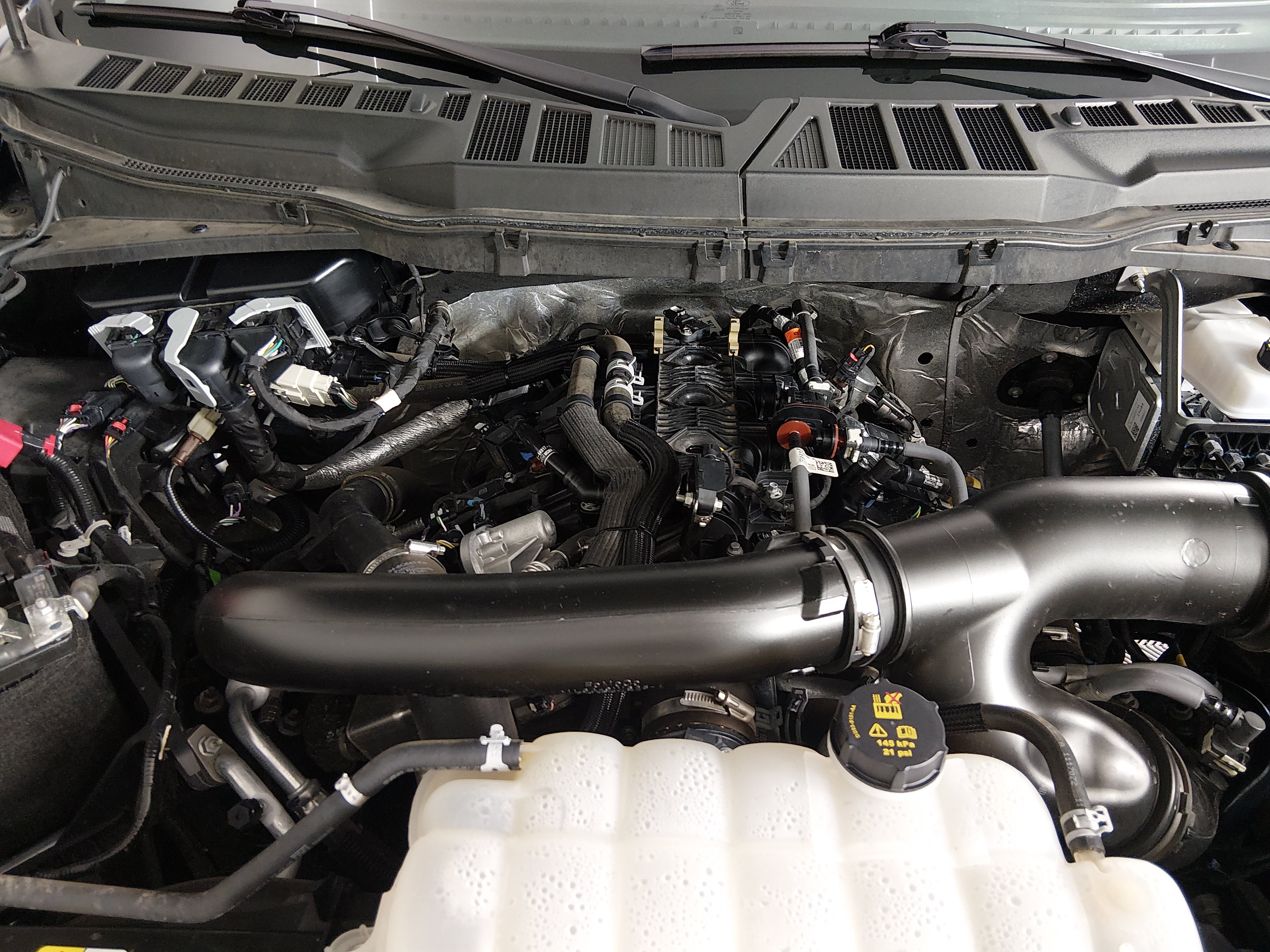 2025 Ford F-150 XLT - Photo 9