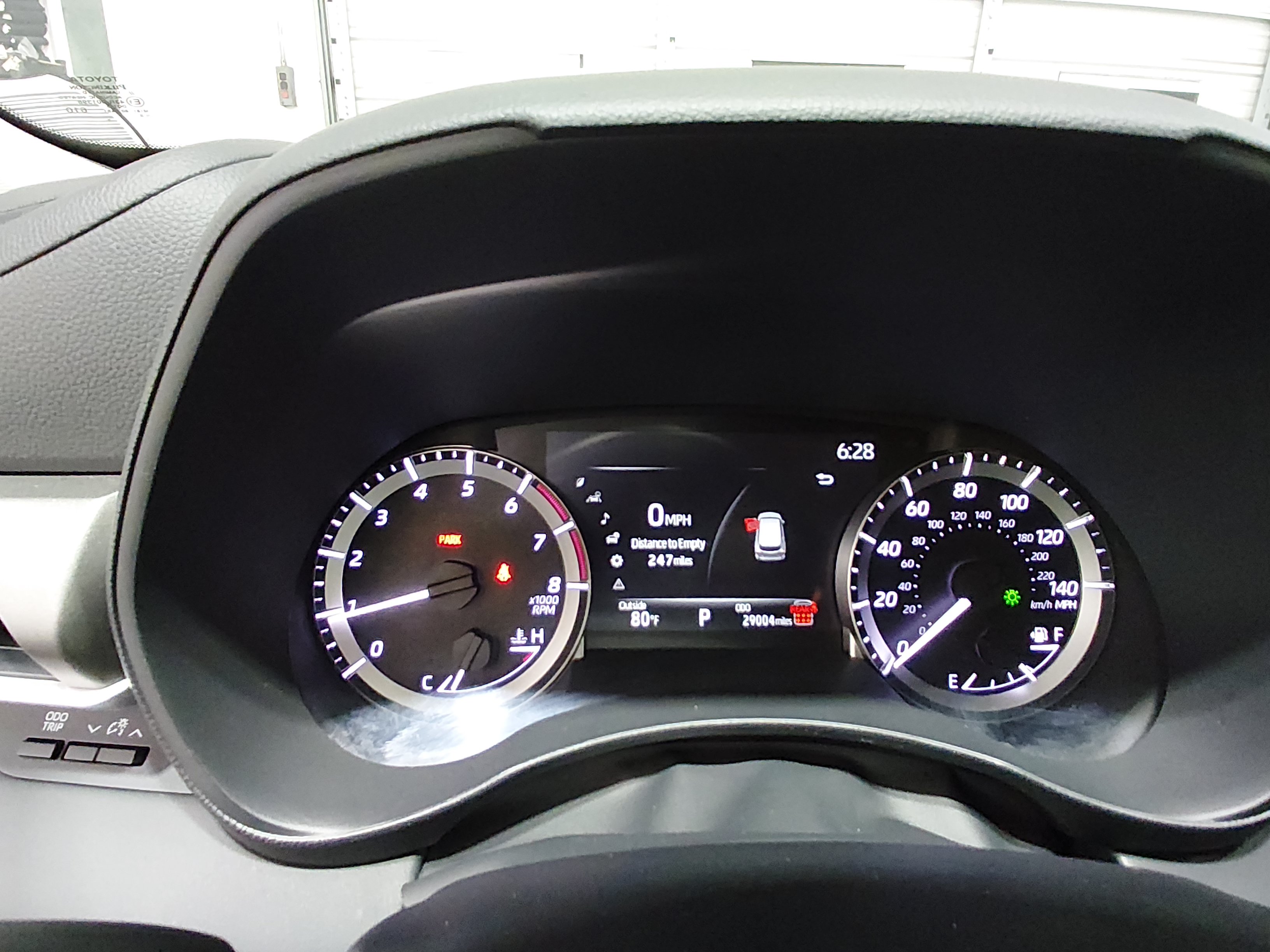 2025 Toyota Highlander LE - Photo 14