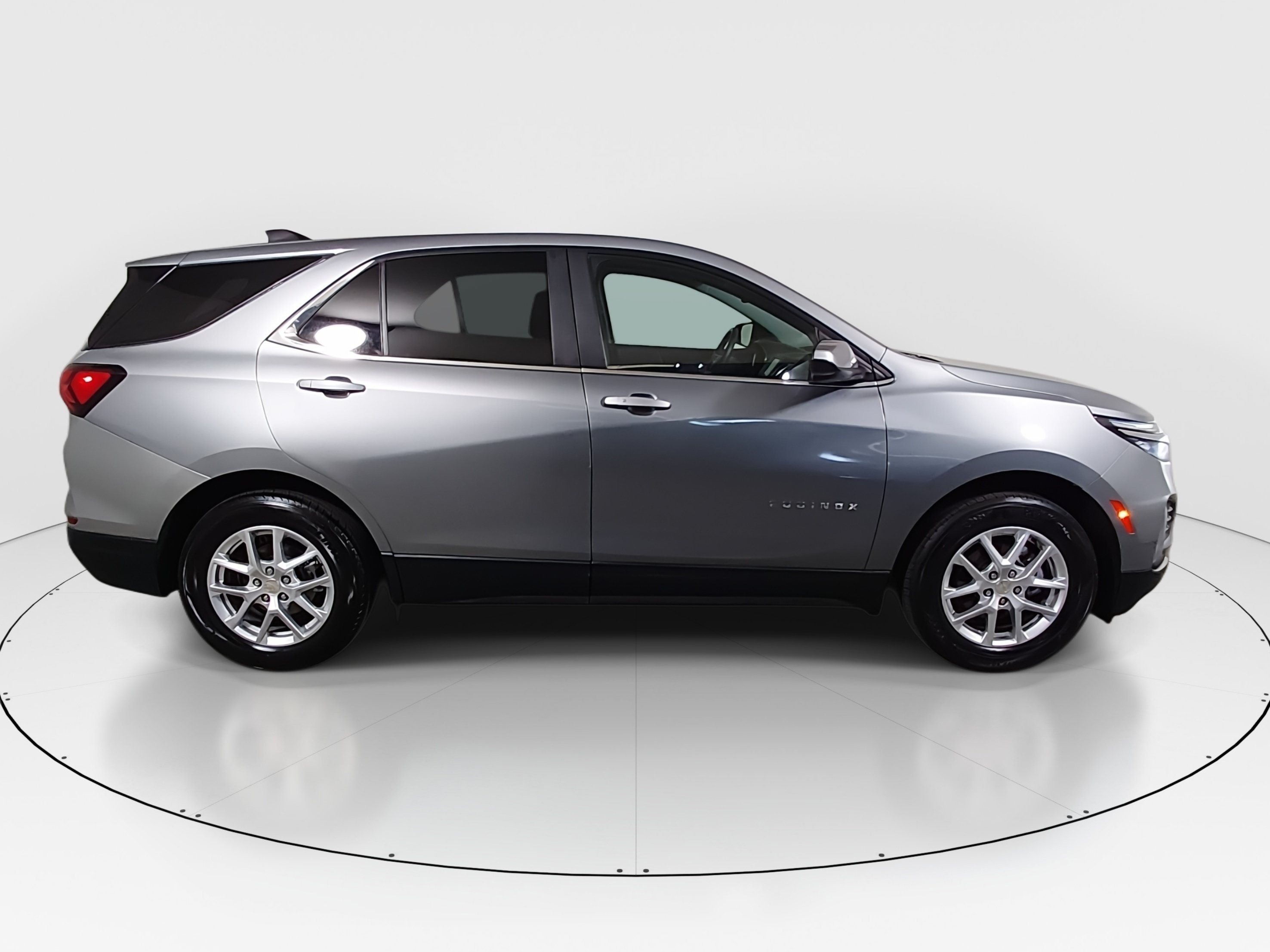 2024 Chevrolet Equinox LT - Photo 8