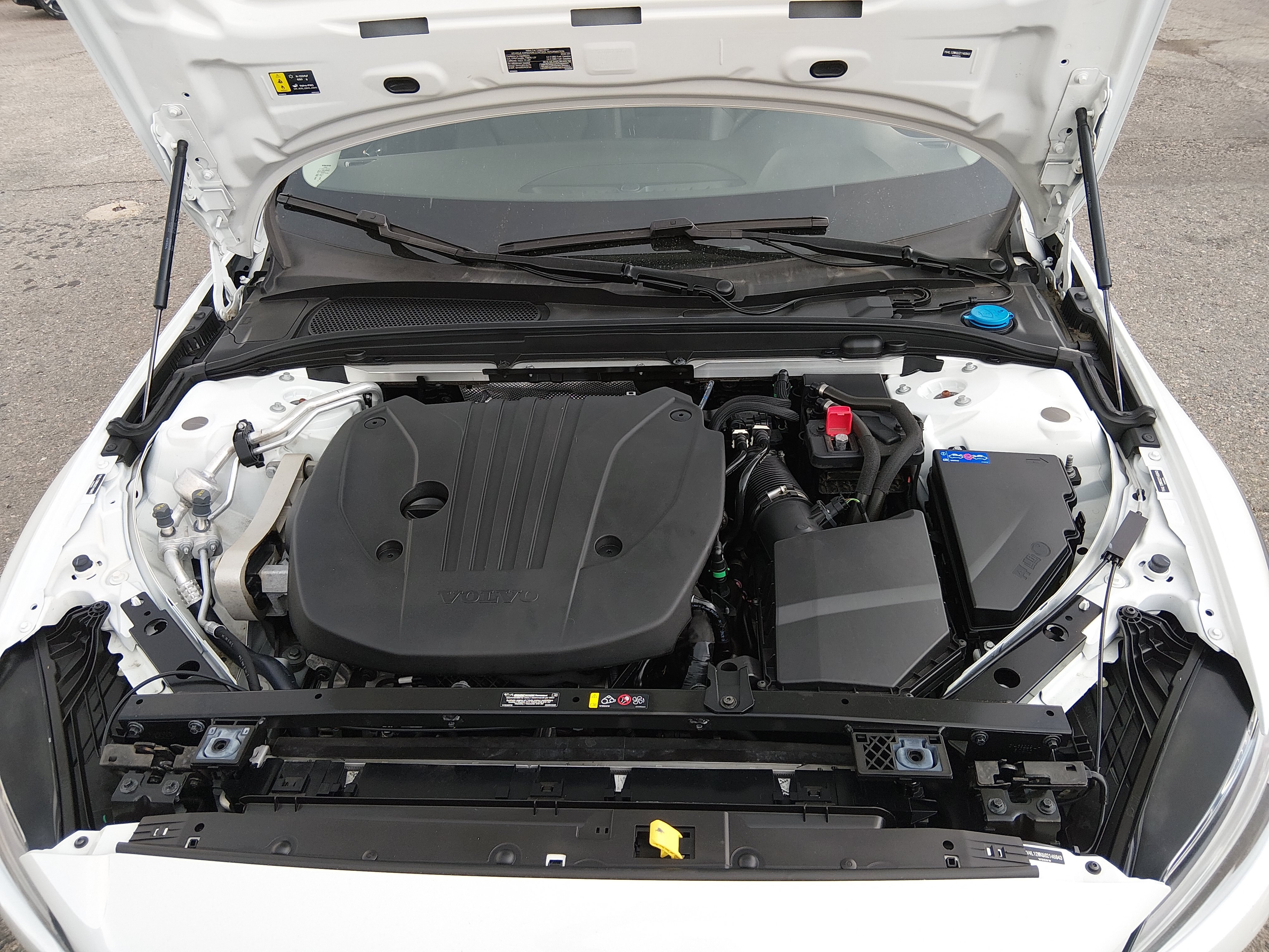 2025 Volvo V60 Cross Country Plus - Photo 9