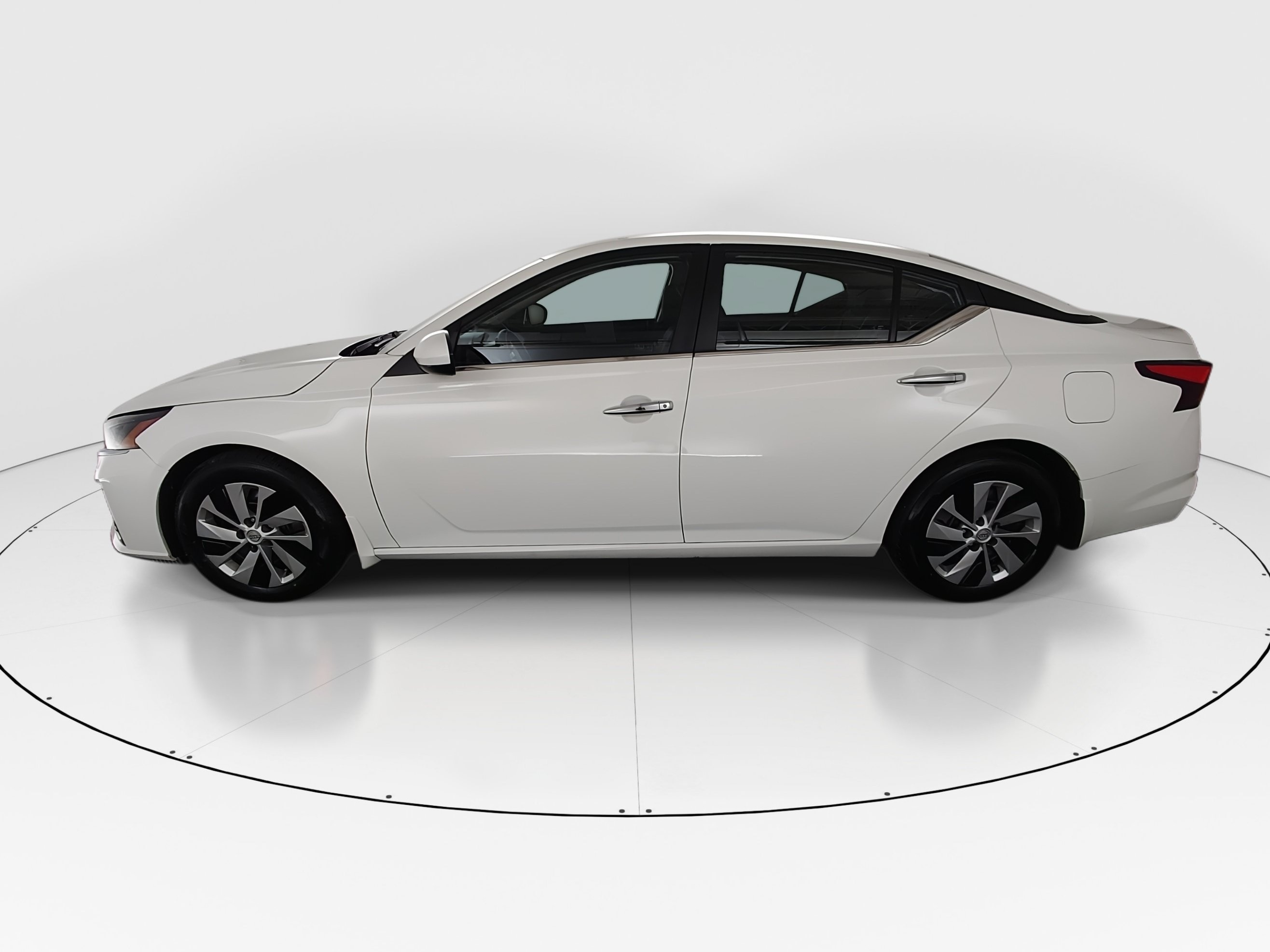 2023 Nissan Altima S - Photo 4