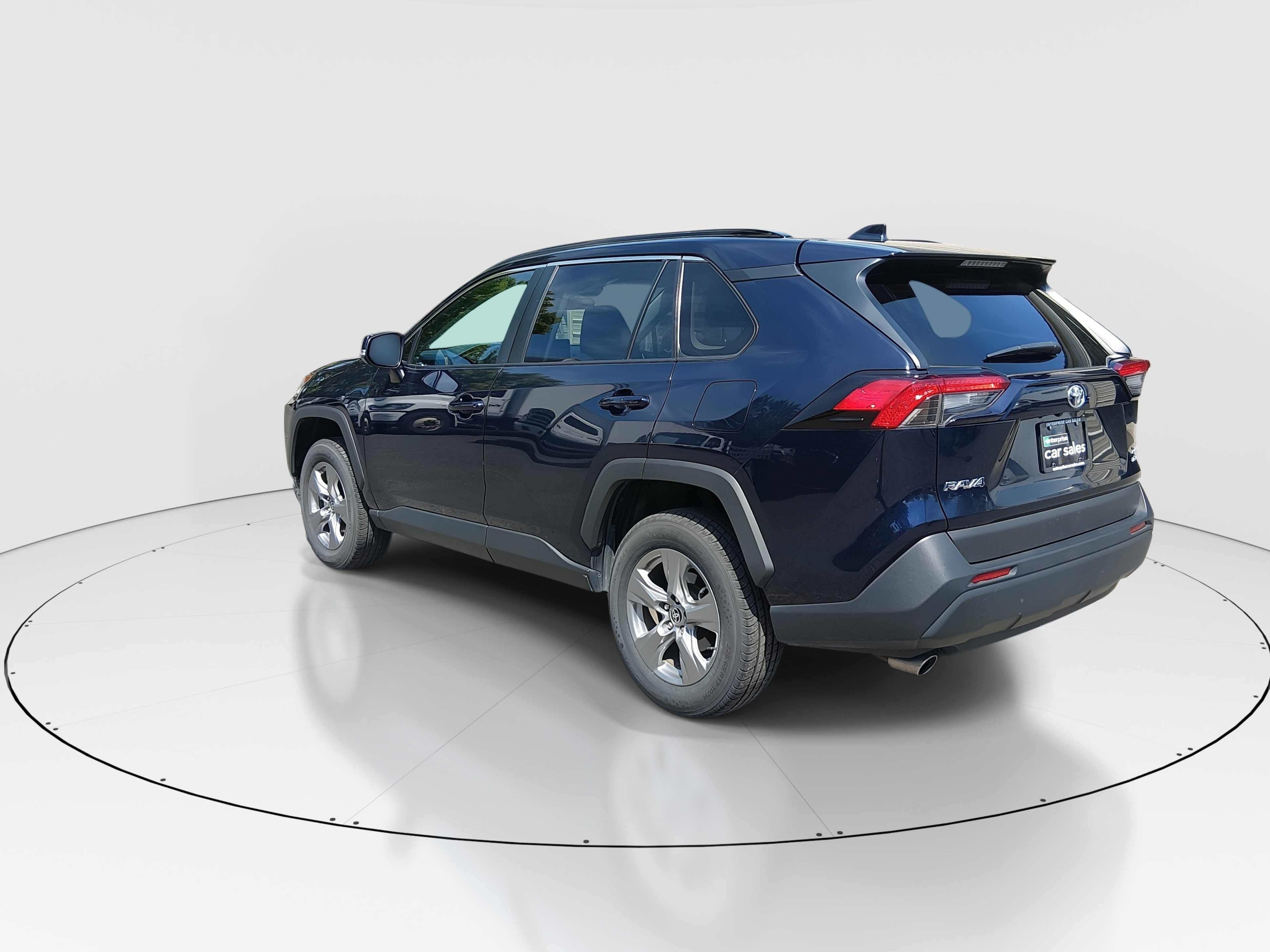 2024 Toyota RAV4 XLE - Photo 5