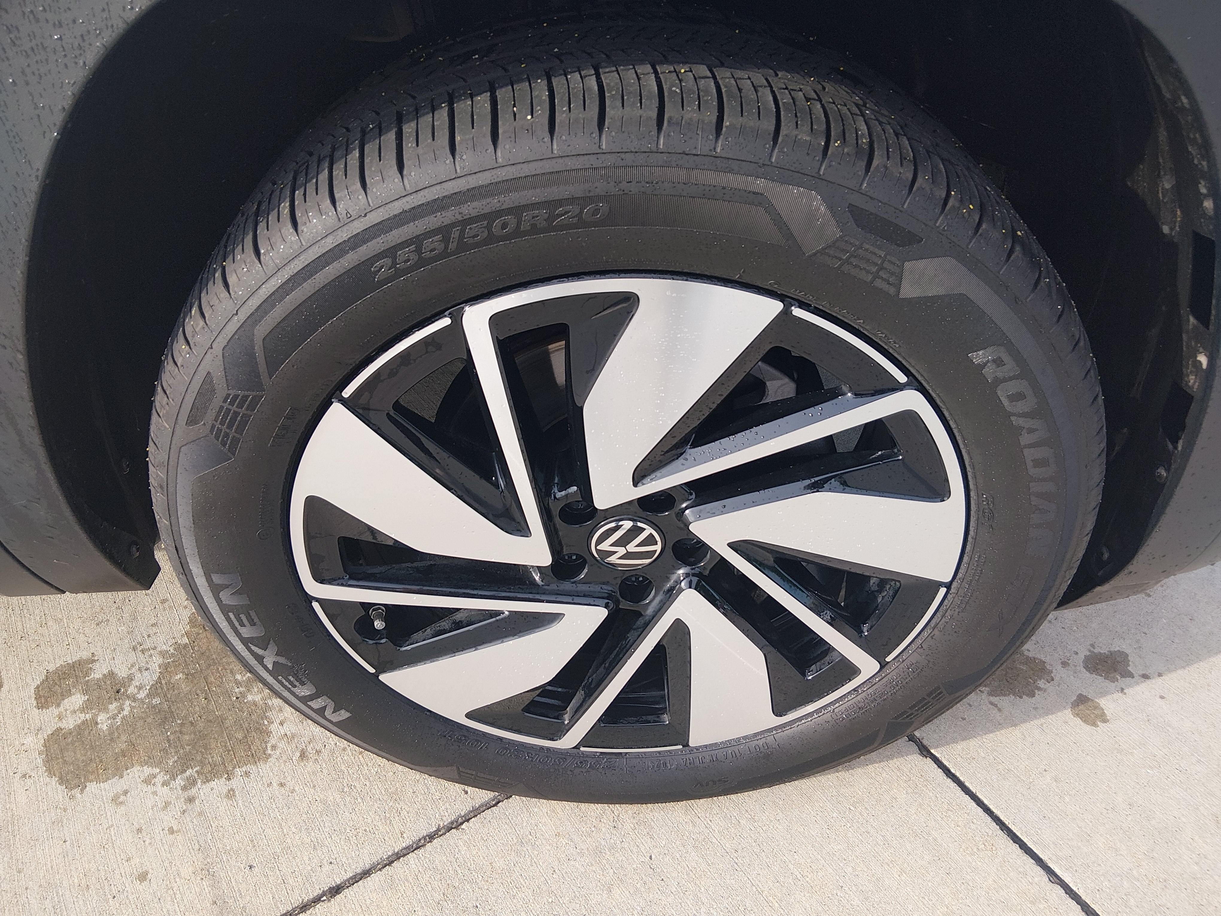 2026 Volkswagen Atlas SE w/Tech - Photo 10