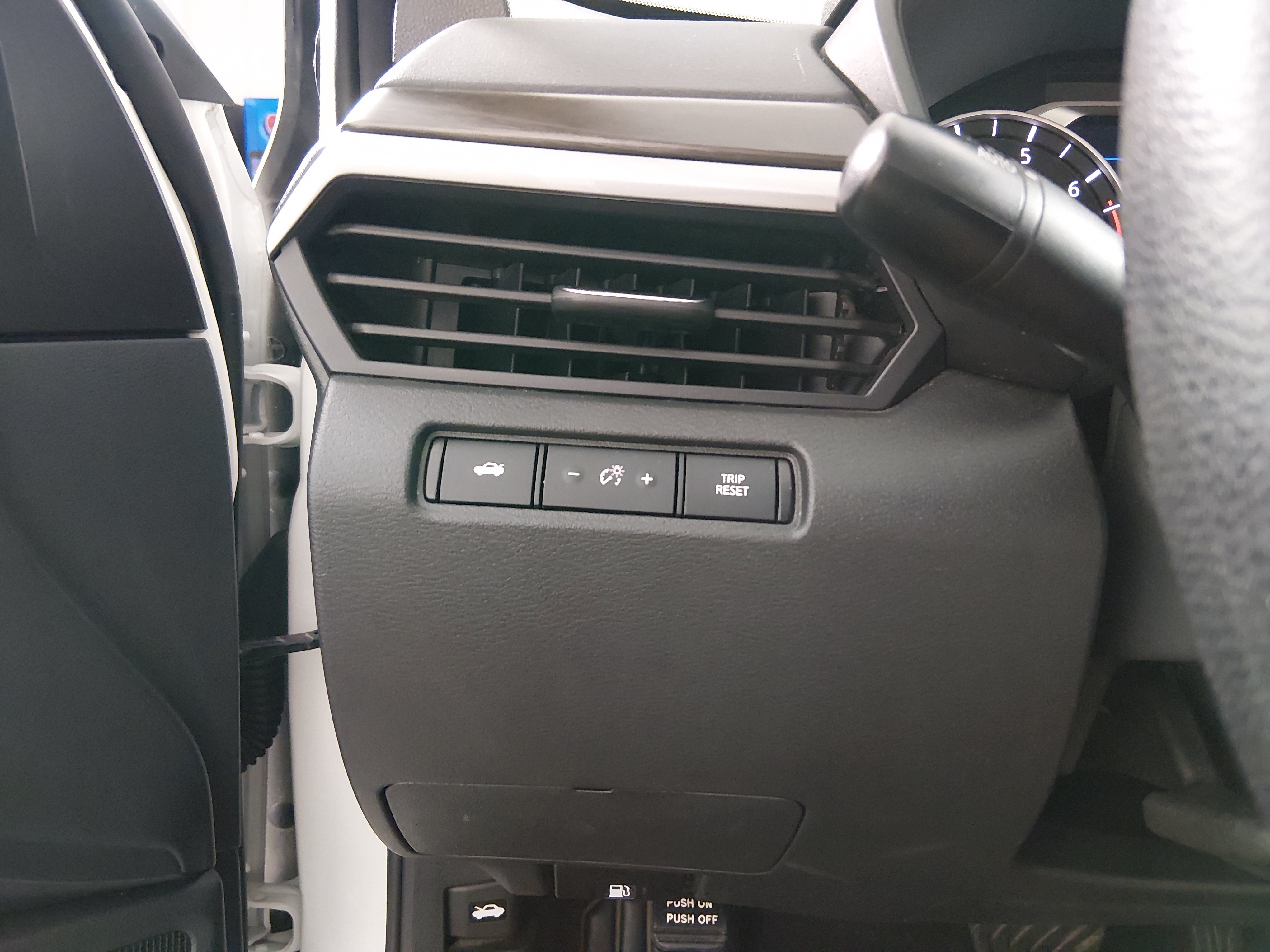 2025 Nissan Altima SV - Photo 13