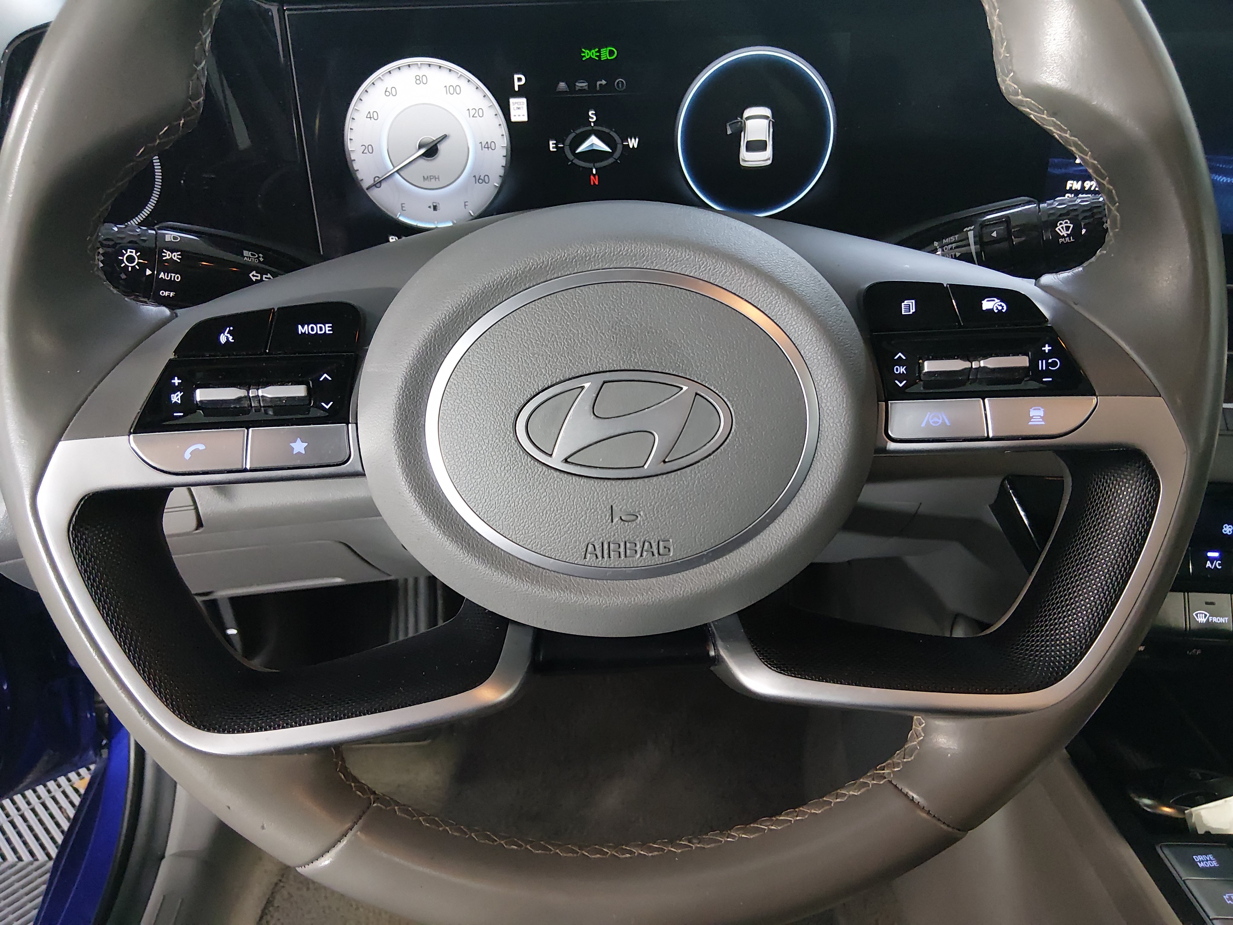 2025 Hyundai Elantra SEL - Photo 12