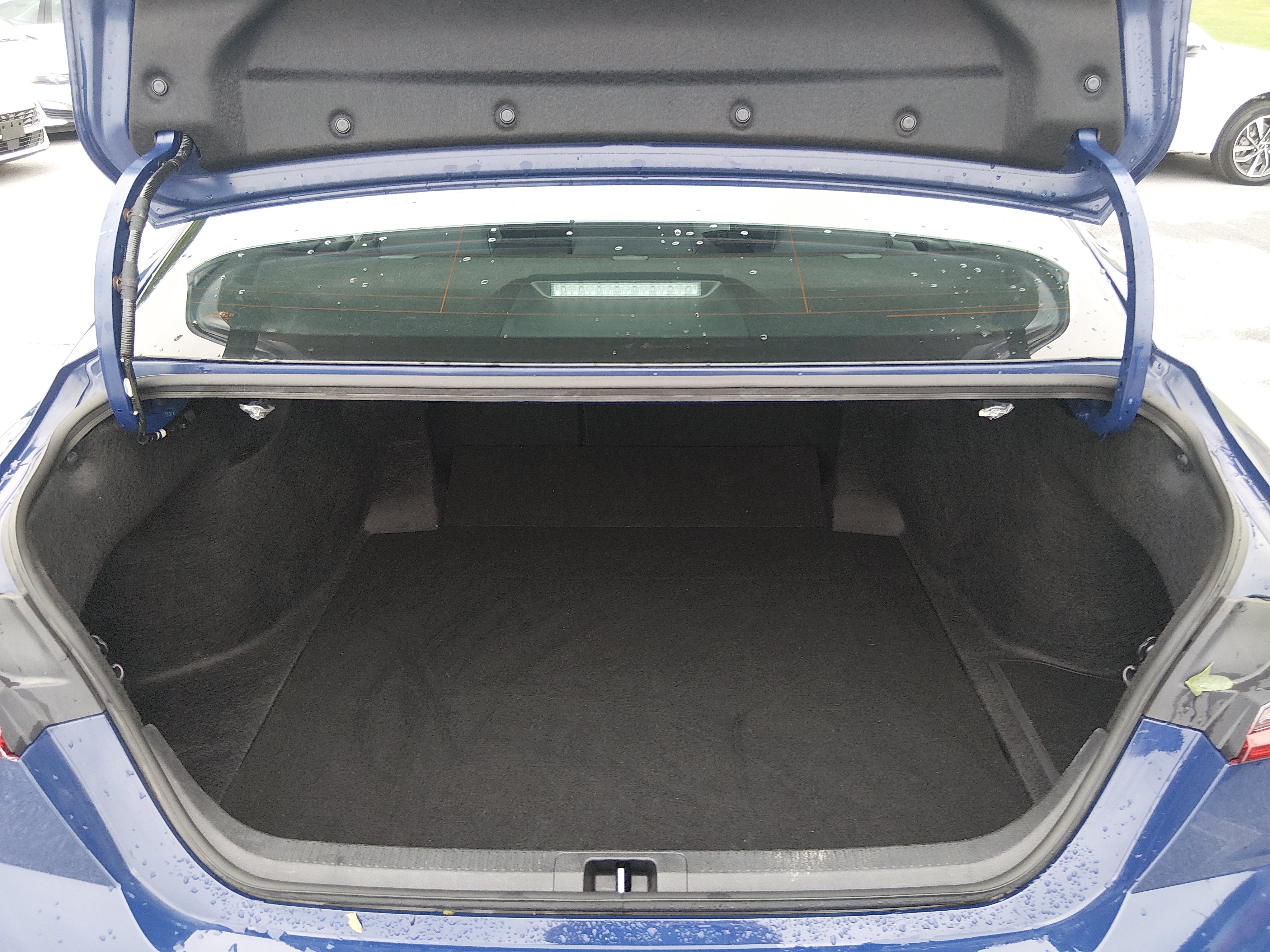 2025 Toyota Camry SE - Photo 11