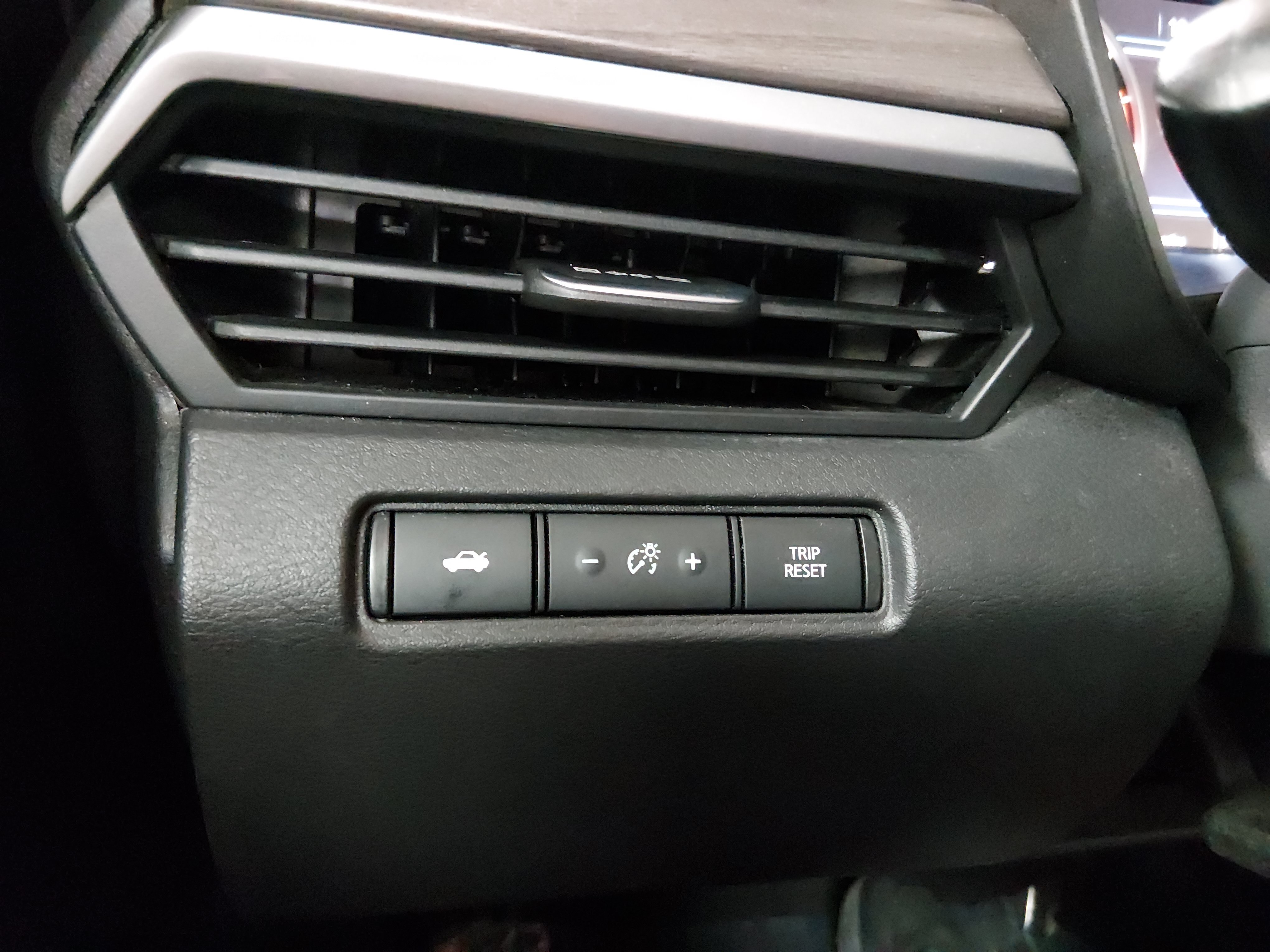 2025 Nissan Altima SV - Photo 13