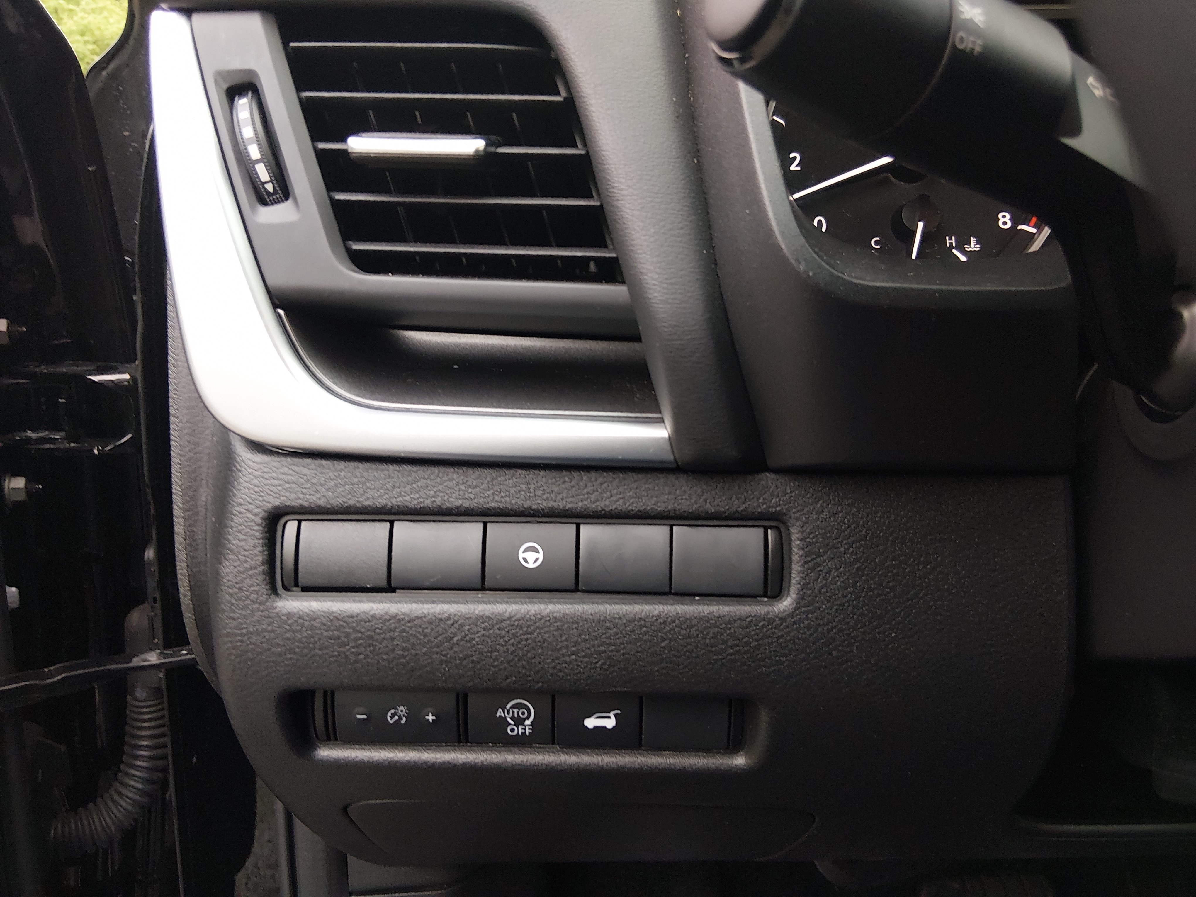 2026 Nissan Rogue SV - Photo 12