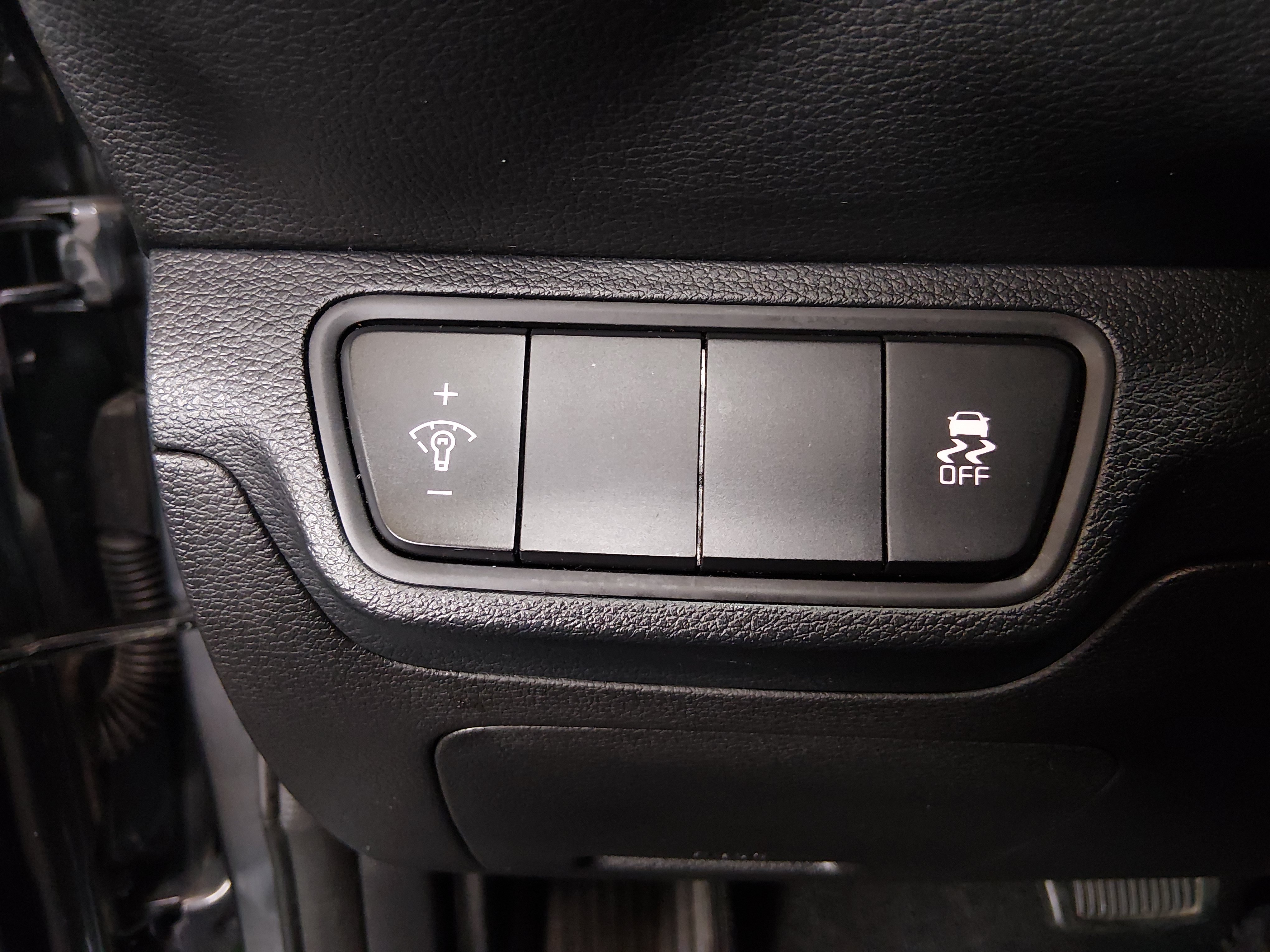 2024 Kia Forte LXS - Photo 13