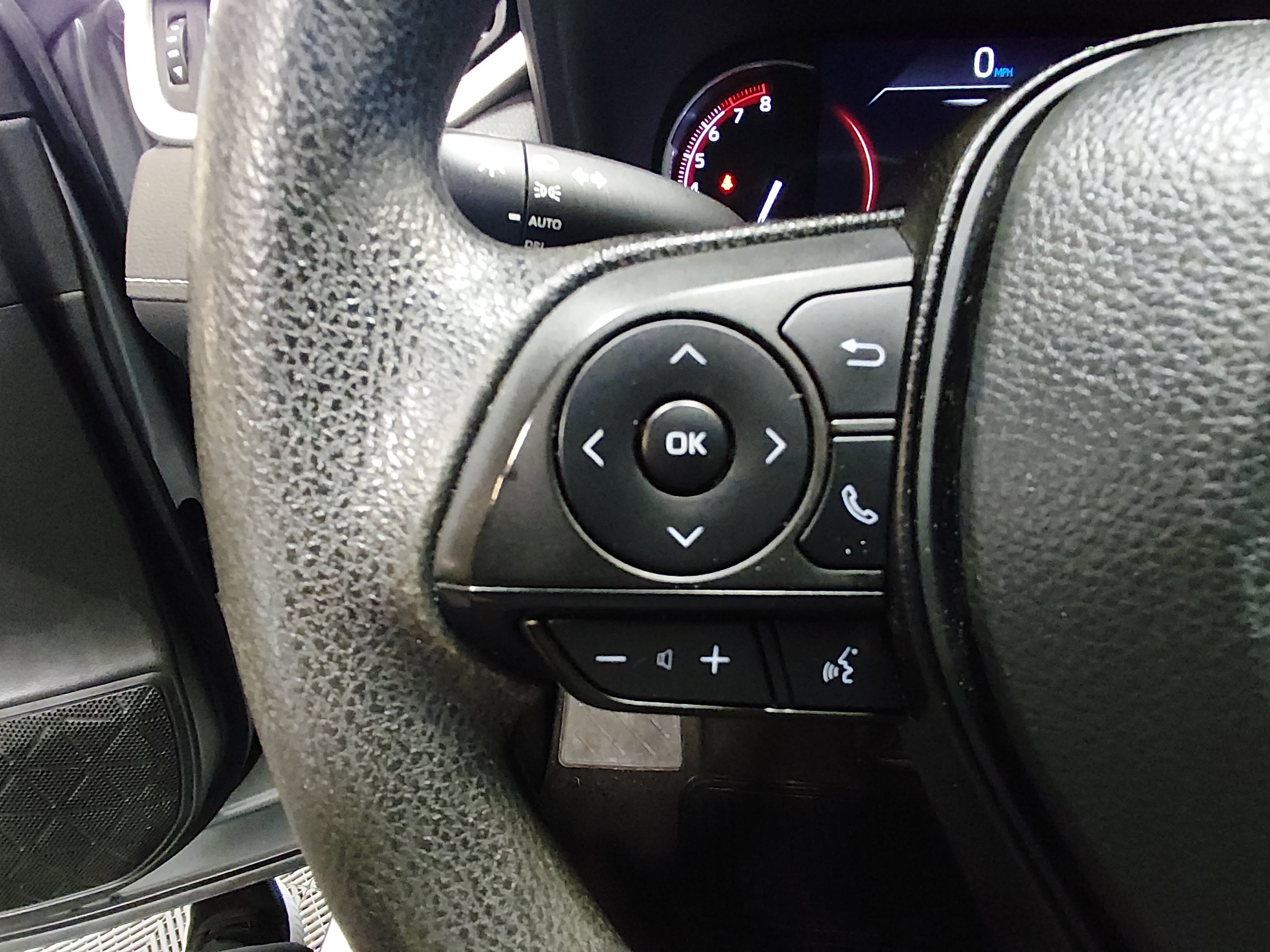 2023 Toyota RAV4 XLE - Photo 12
