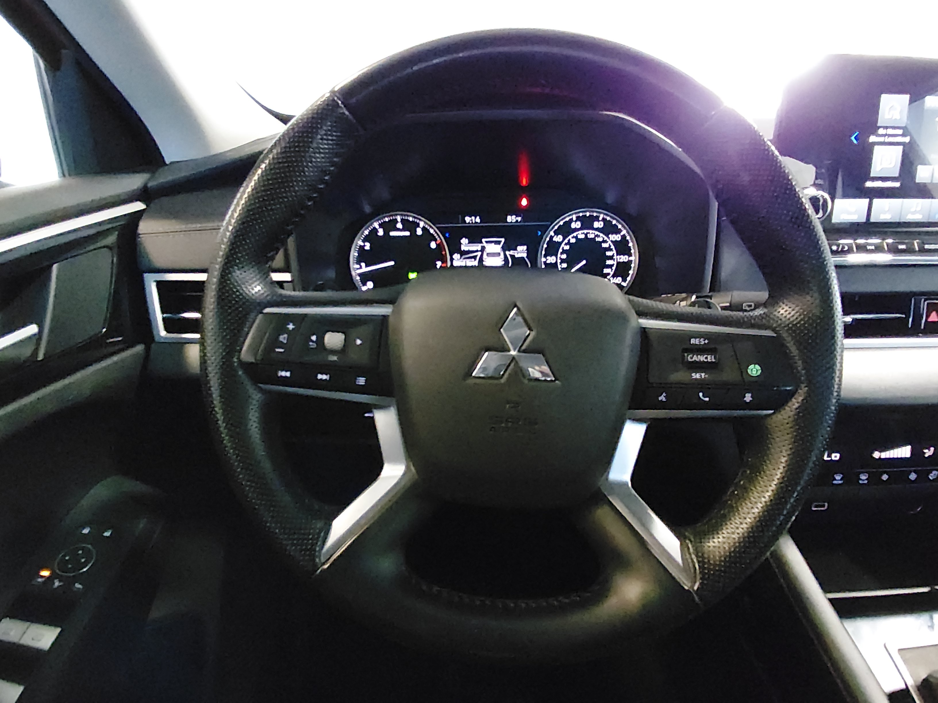 2024 Mitsubishi Outlander SE - Photo 12