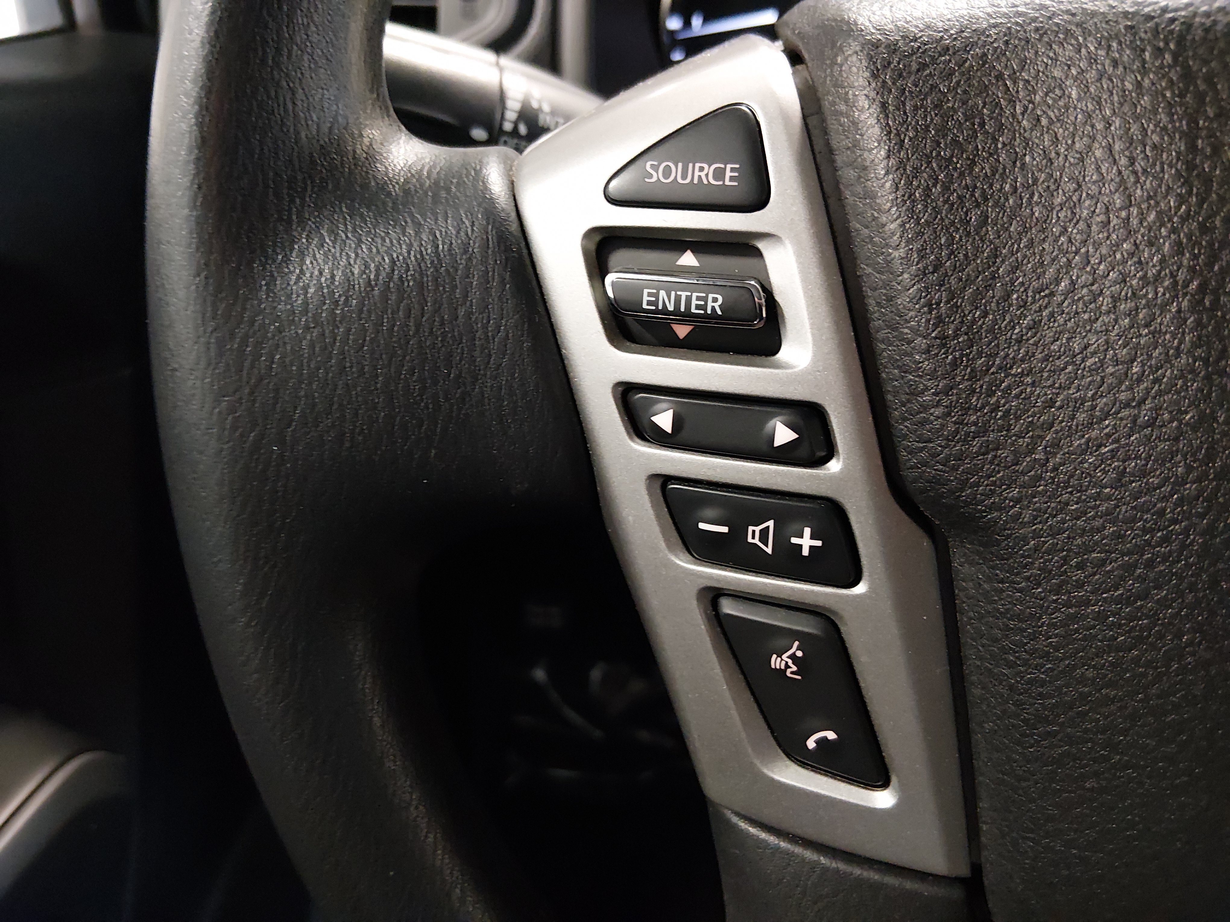 2022 Nissan Titan S - Photo 23