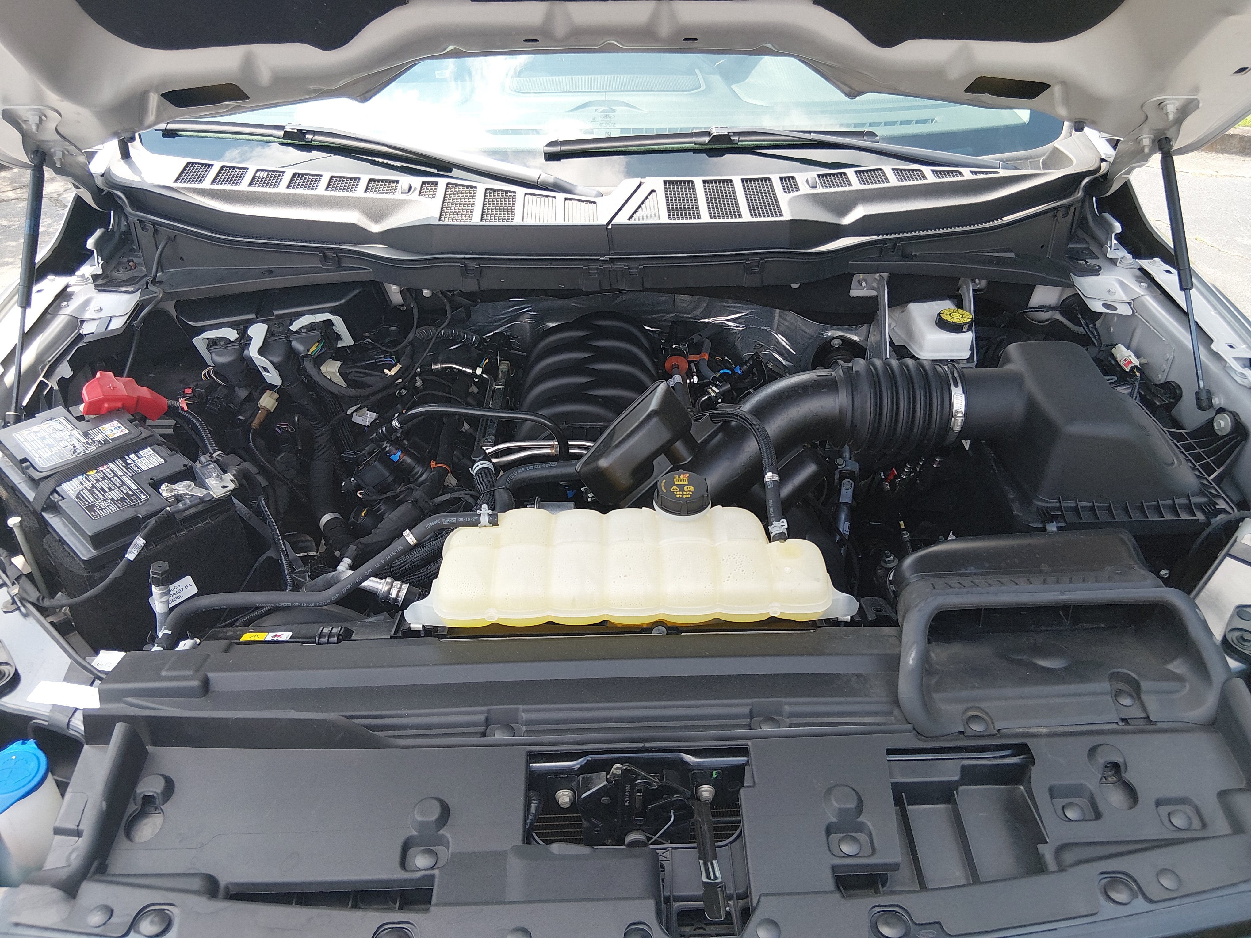 2025 Ford F-150 XLT - Photo 9