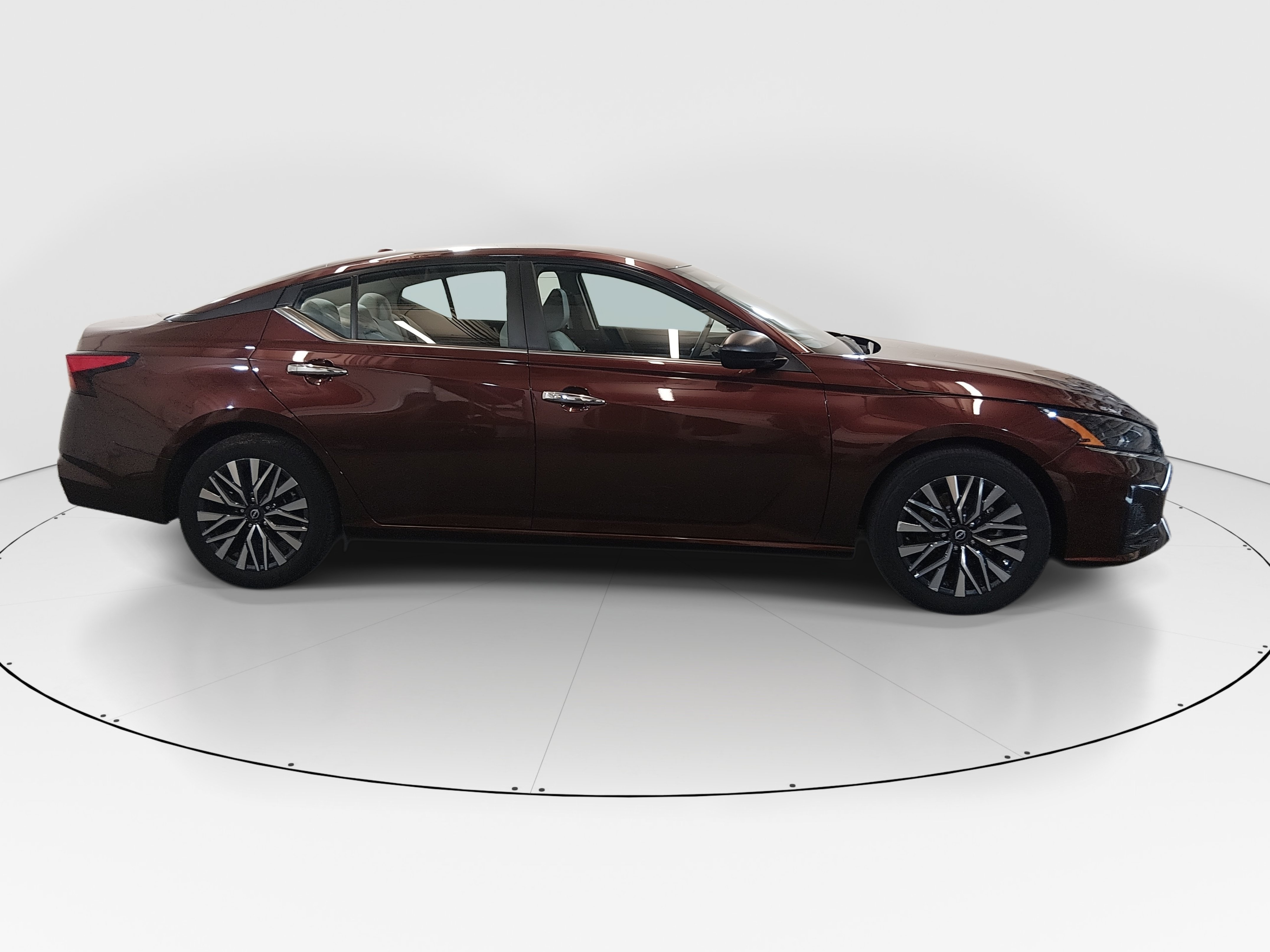 2025 Nissan Altima SV - Photo 8