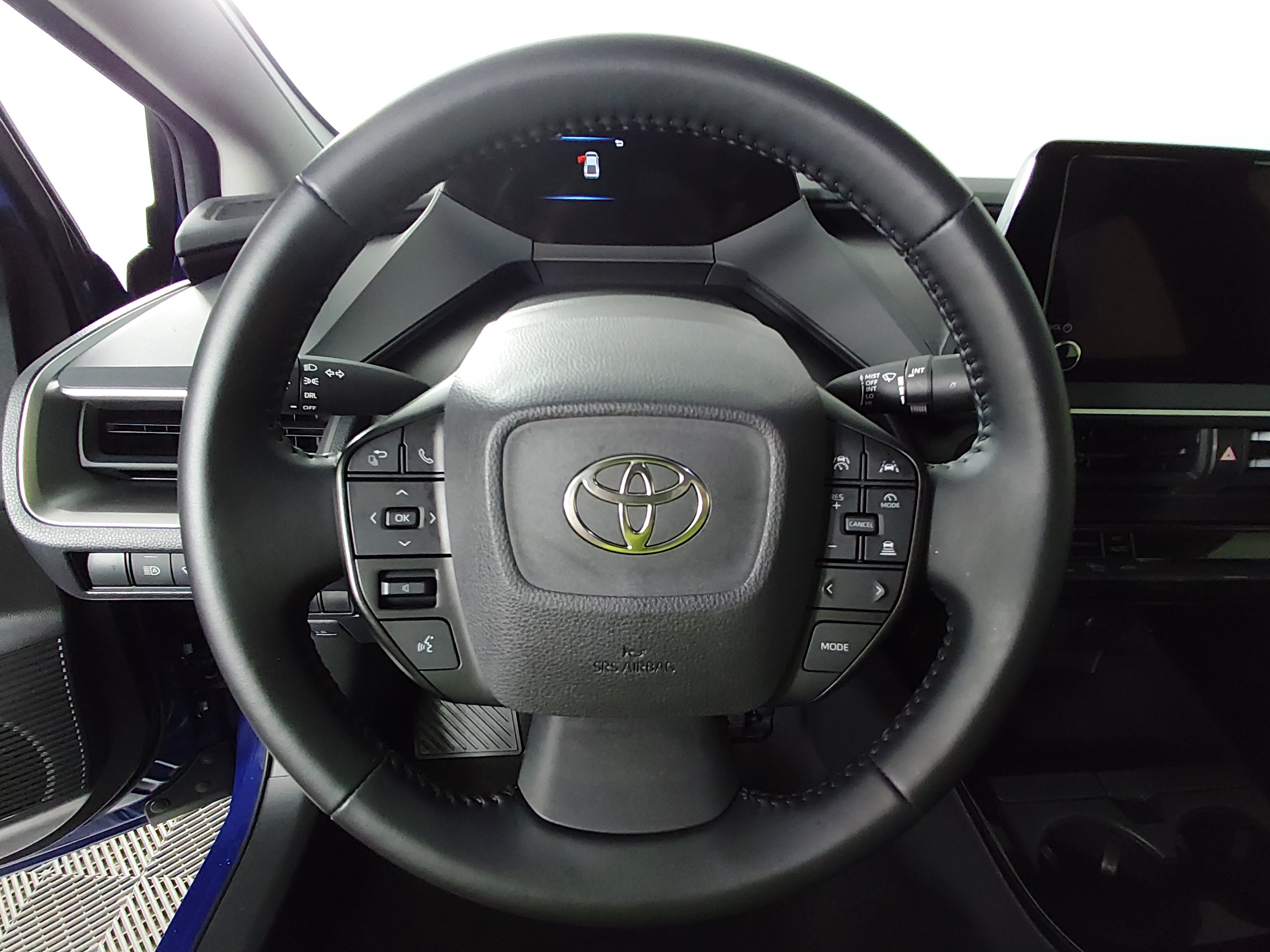2025 Toyota Prius LE - Photo 12