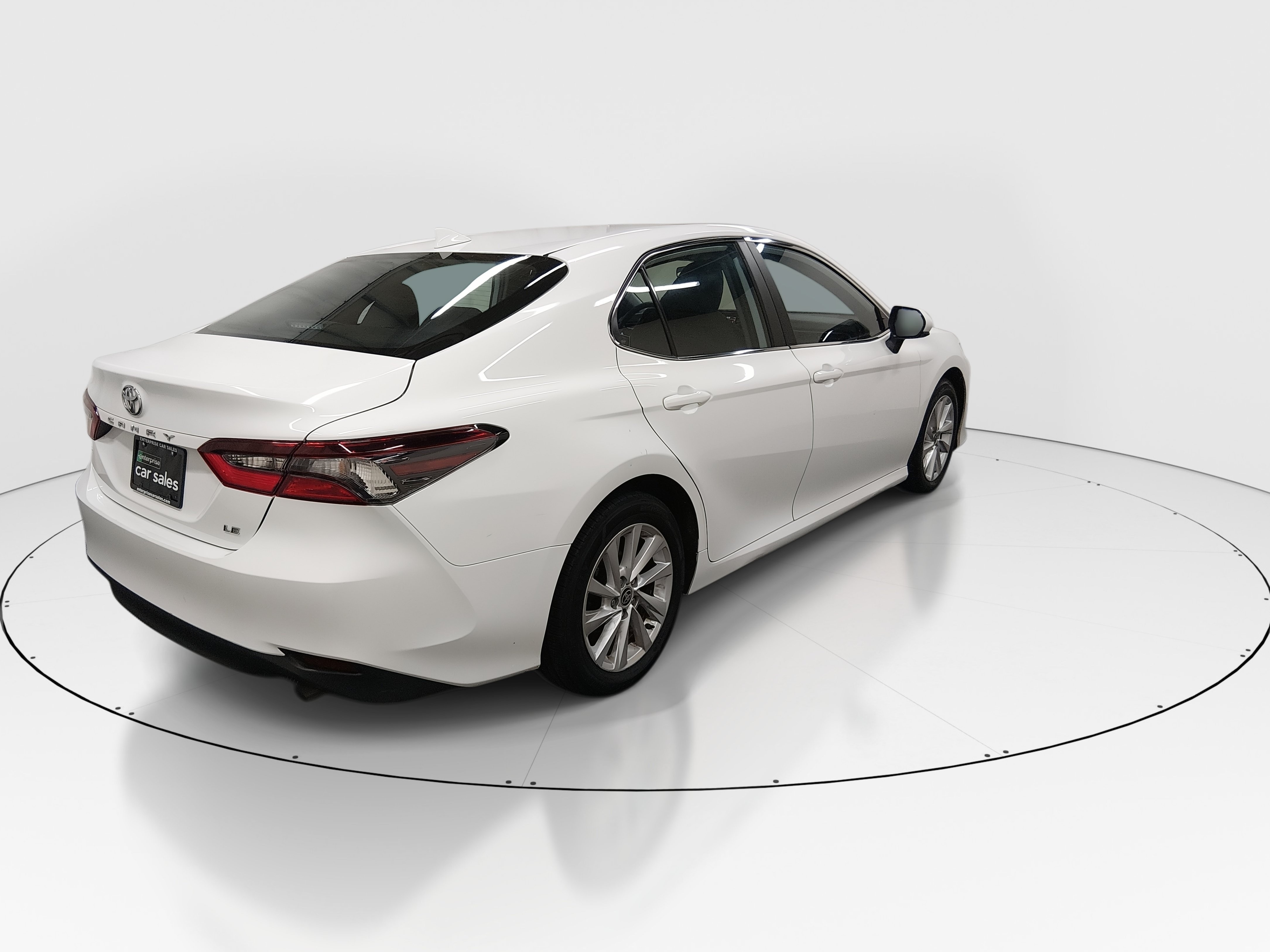 2024 Toyota Camry LE - Photo 7