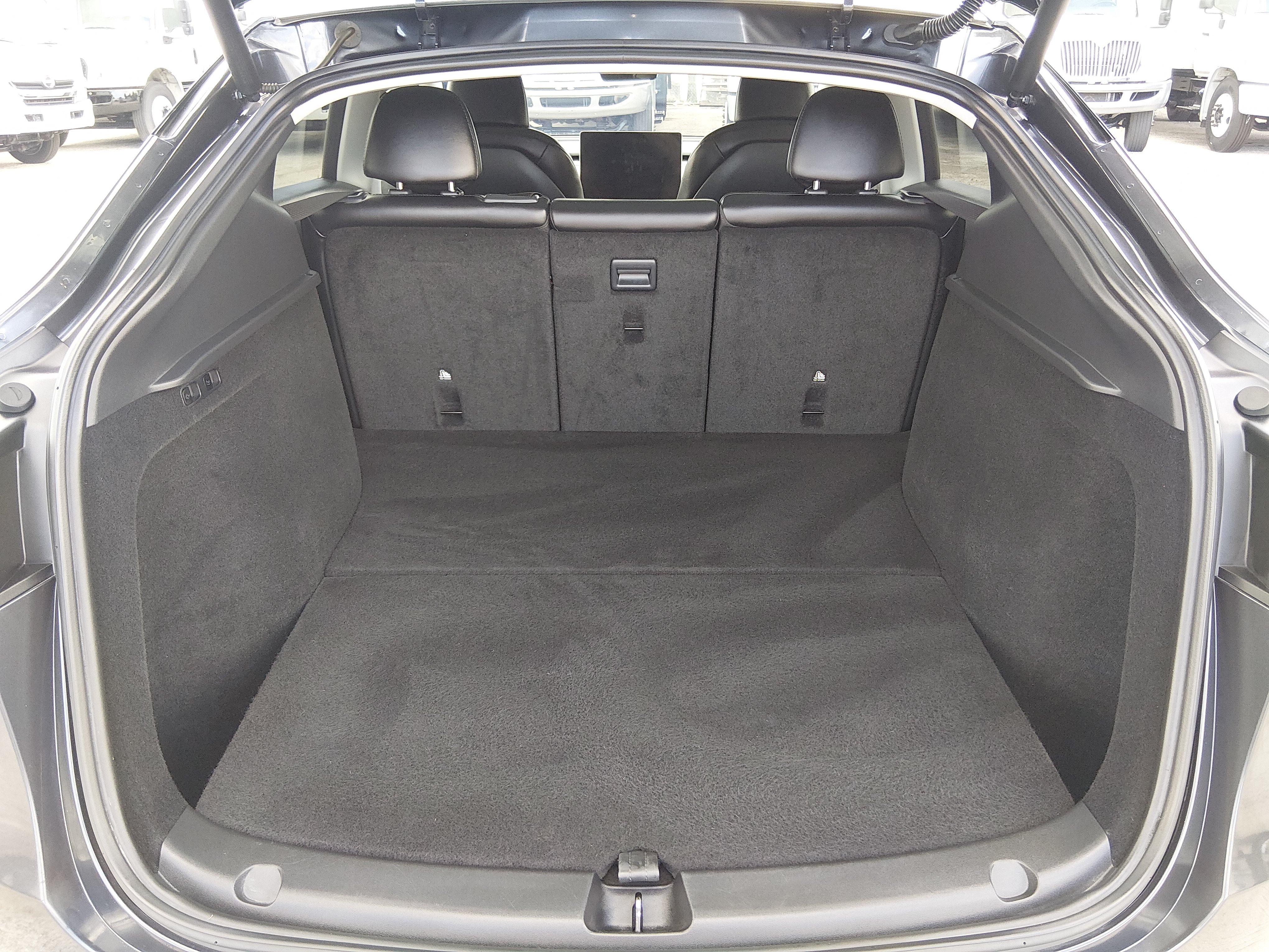2024 Tesla Model Y Long Range - Photo 11