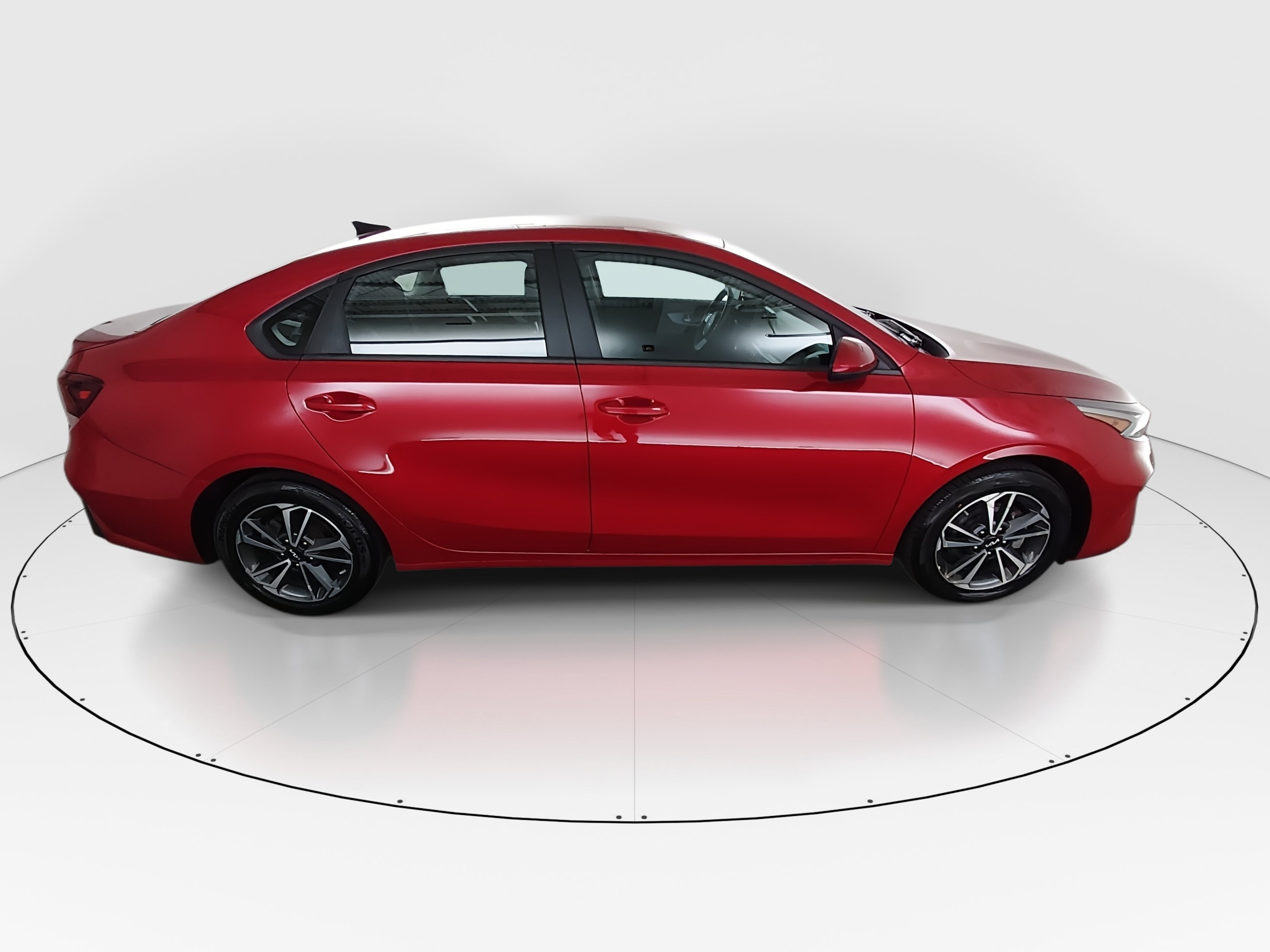 2024 Kia Forte LXS - Photo 8