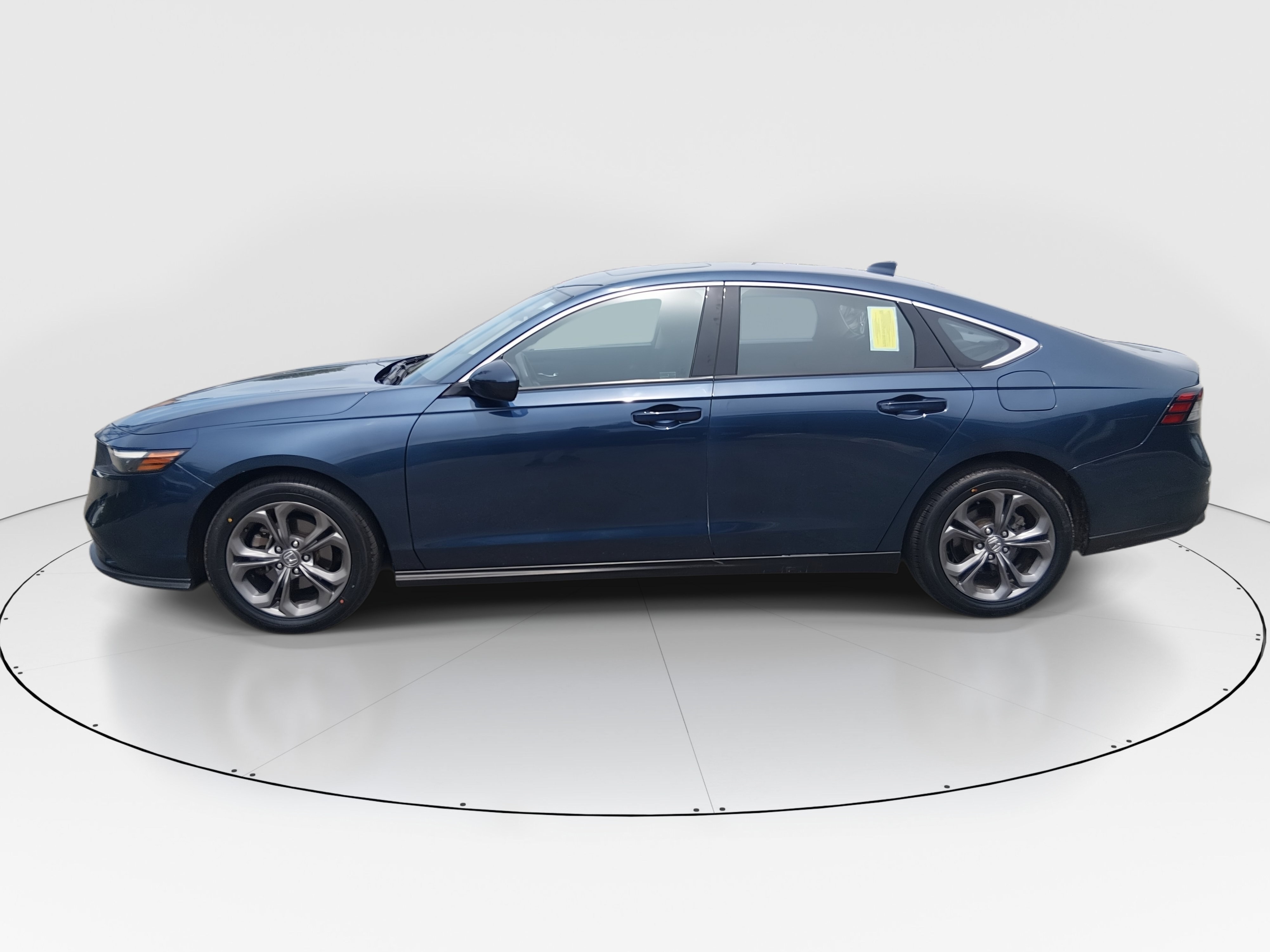 2024 Honda Accord EX - Photo 4