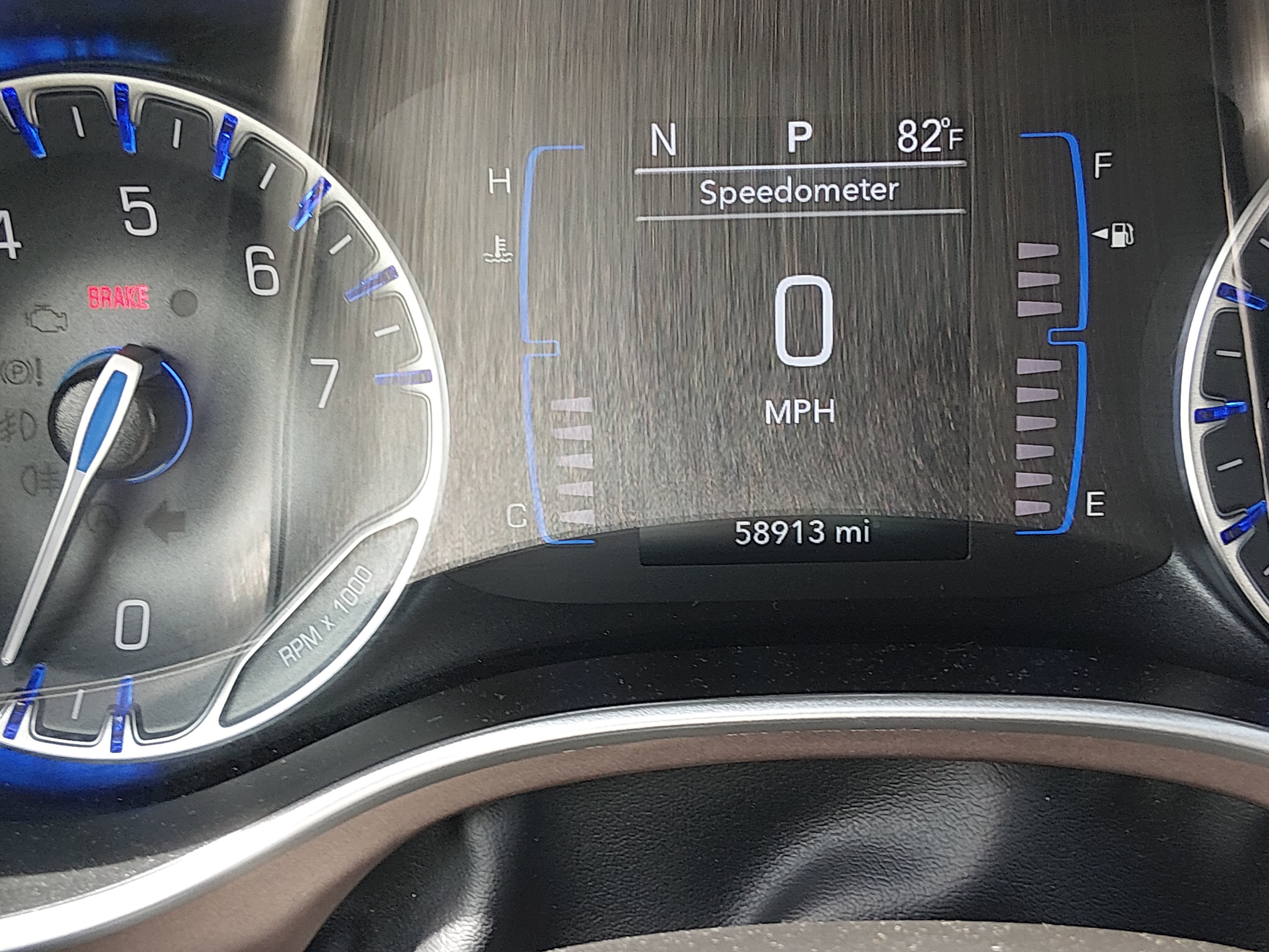 2023 Chrysler Voyager LX - Photo 14