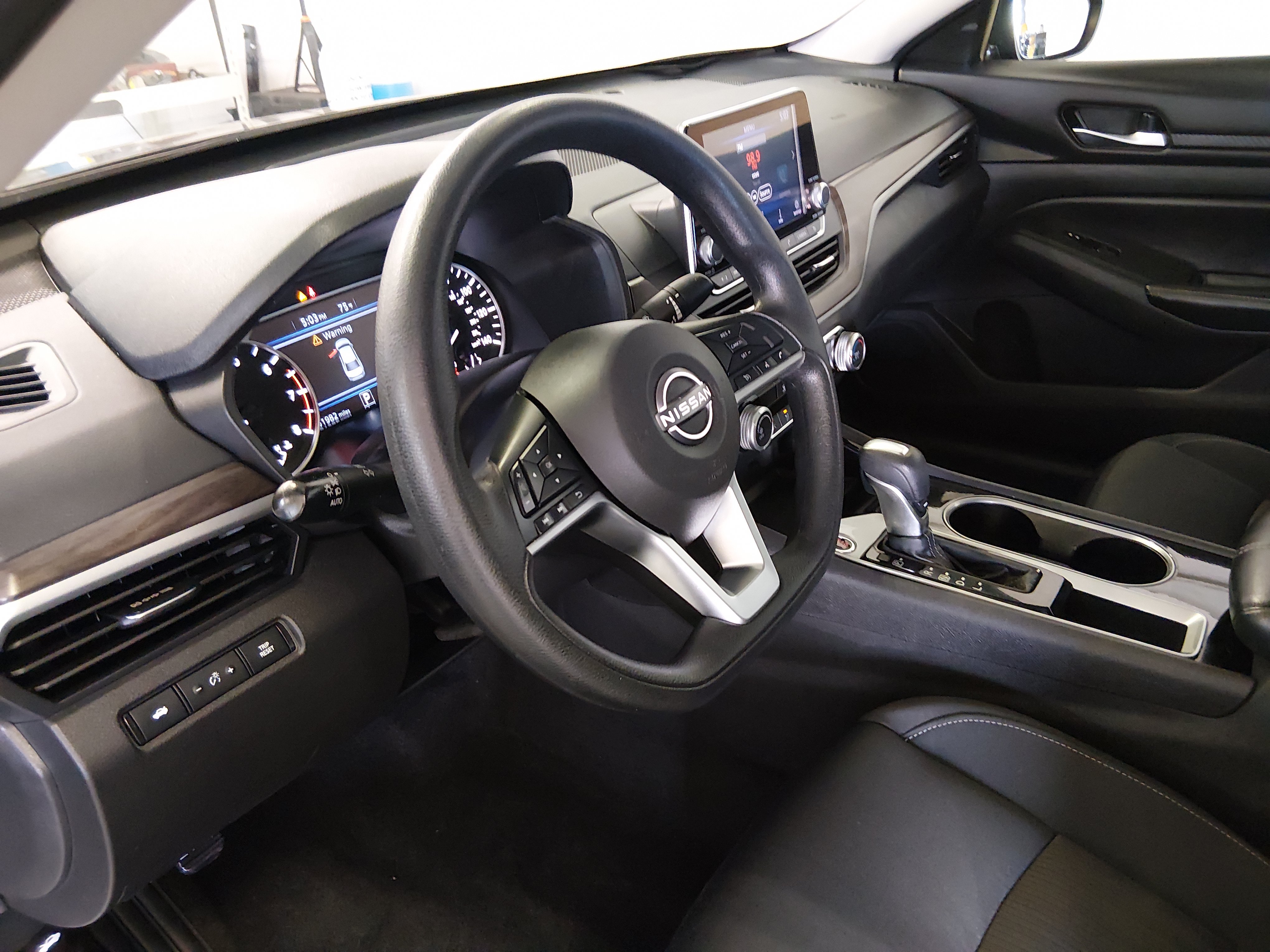 2024 Nissan Altima SV - Photo 14