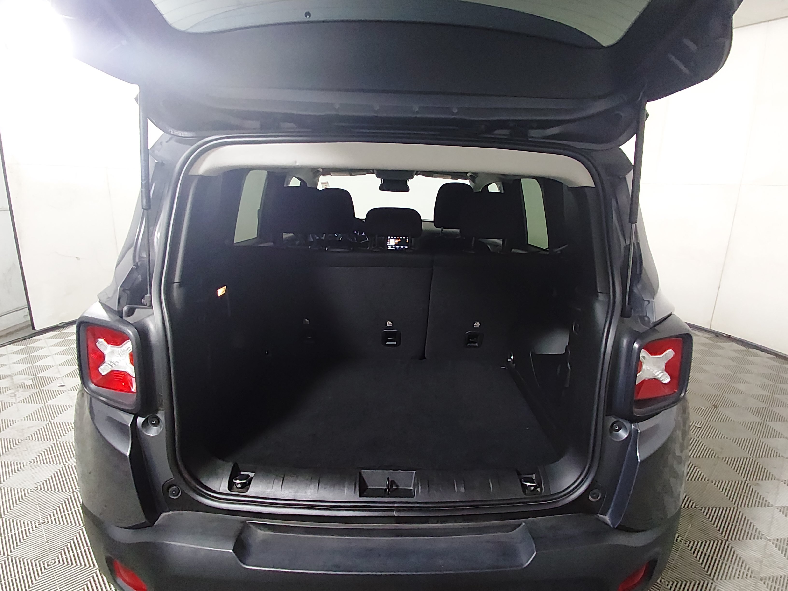 2023 Jeep Renegade Latitude - Photo 11