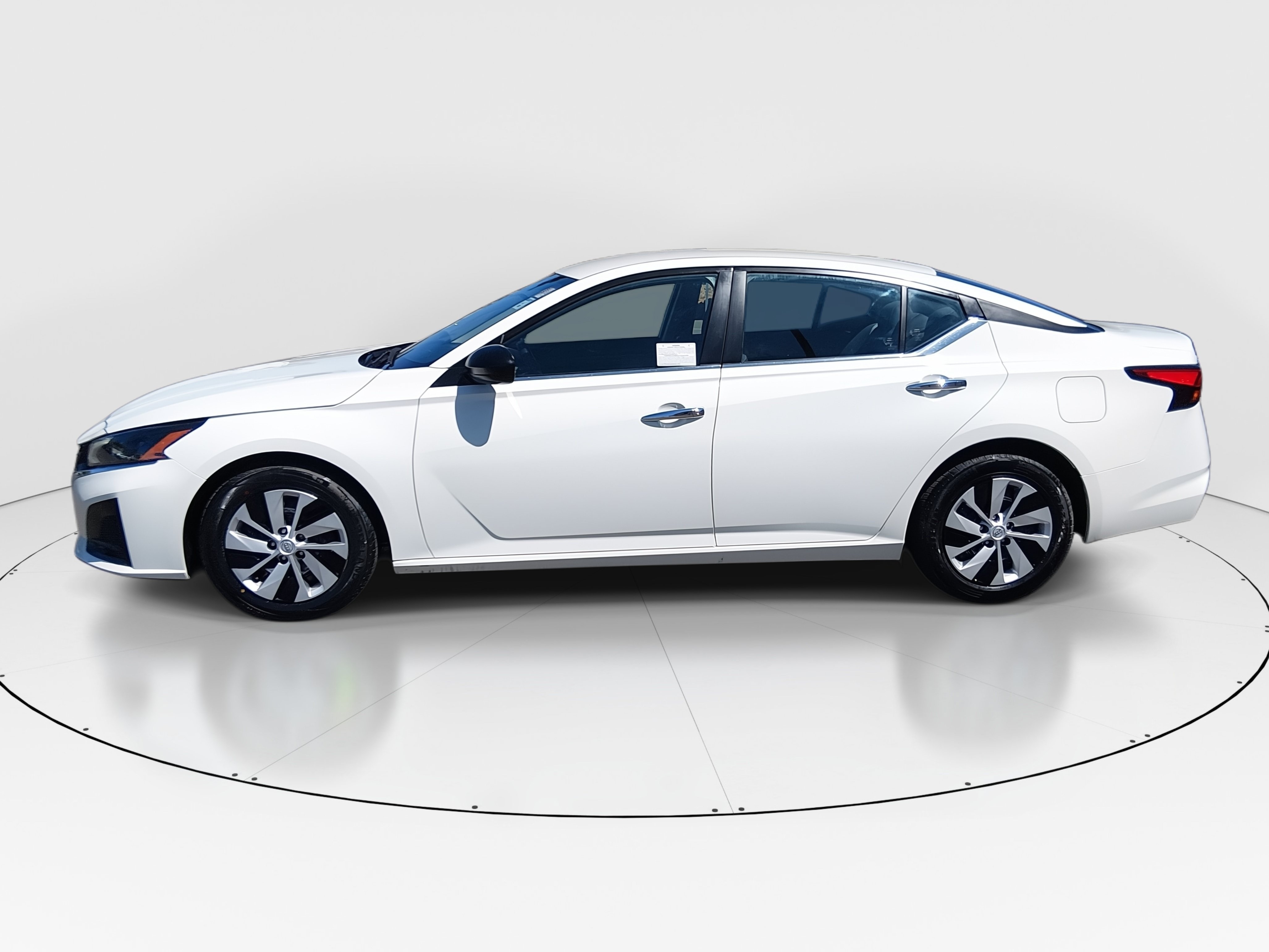 2024 Nissan Altima S - Photo 4