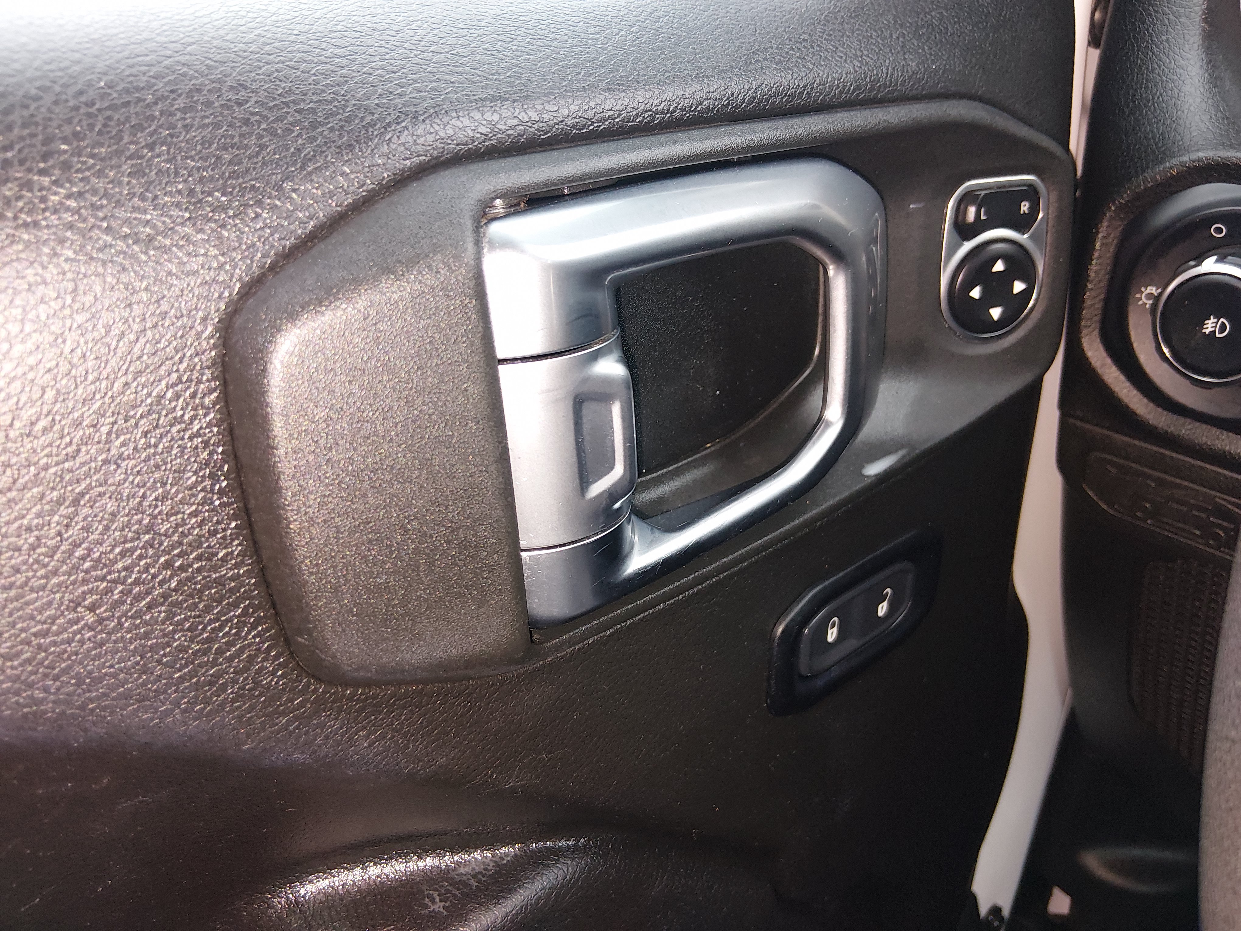2024 Jeep Wrangler 4-Door Willys - Photo 19