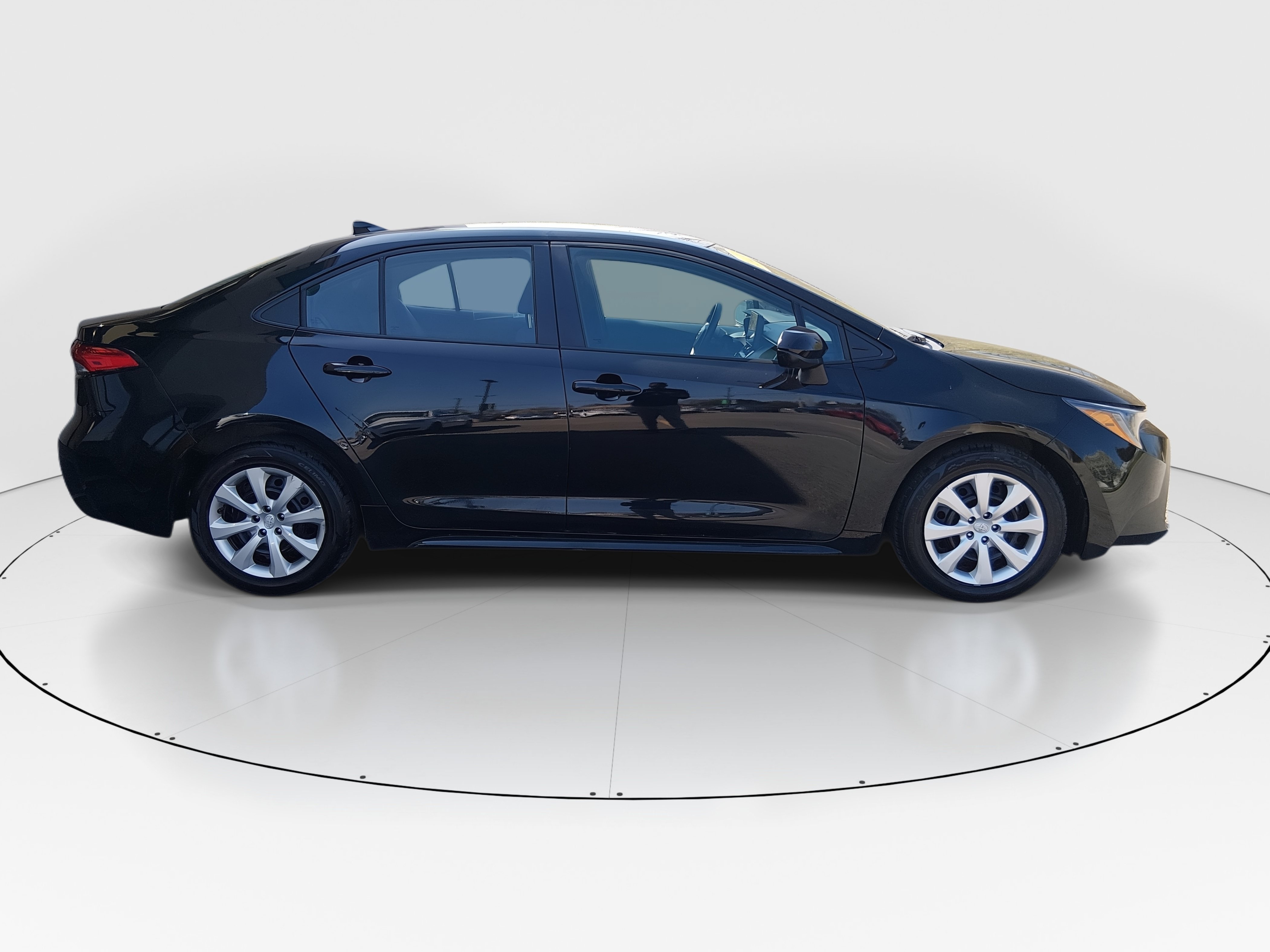 2024 Toyota Corolla LE - Photo 8