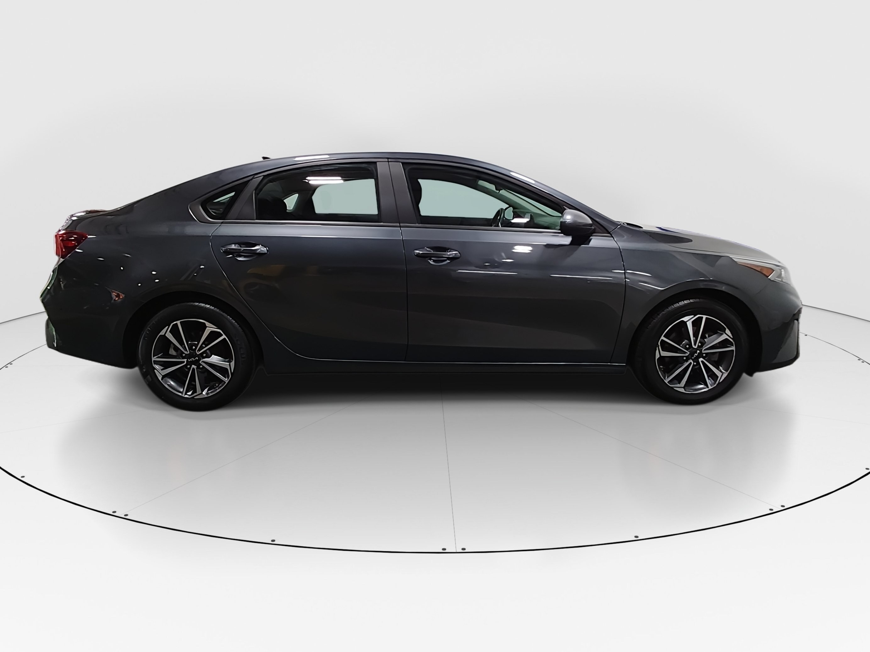 2024 Kia Forte LXS - Photo 8
