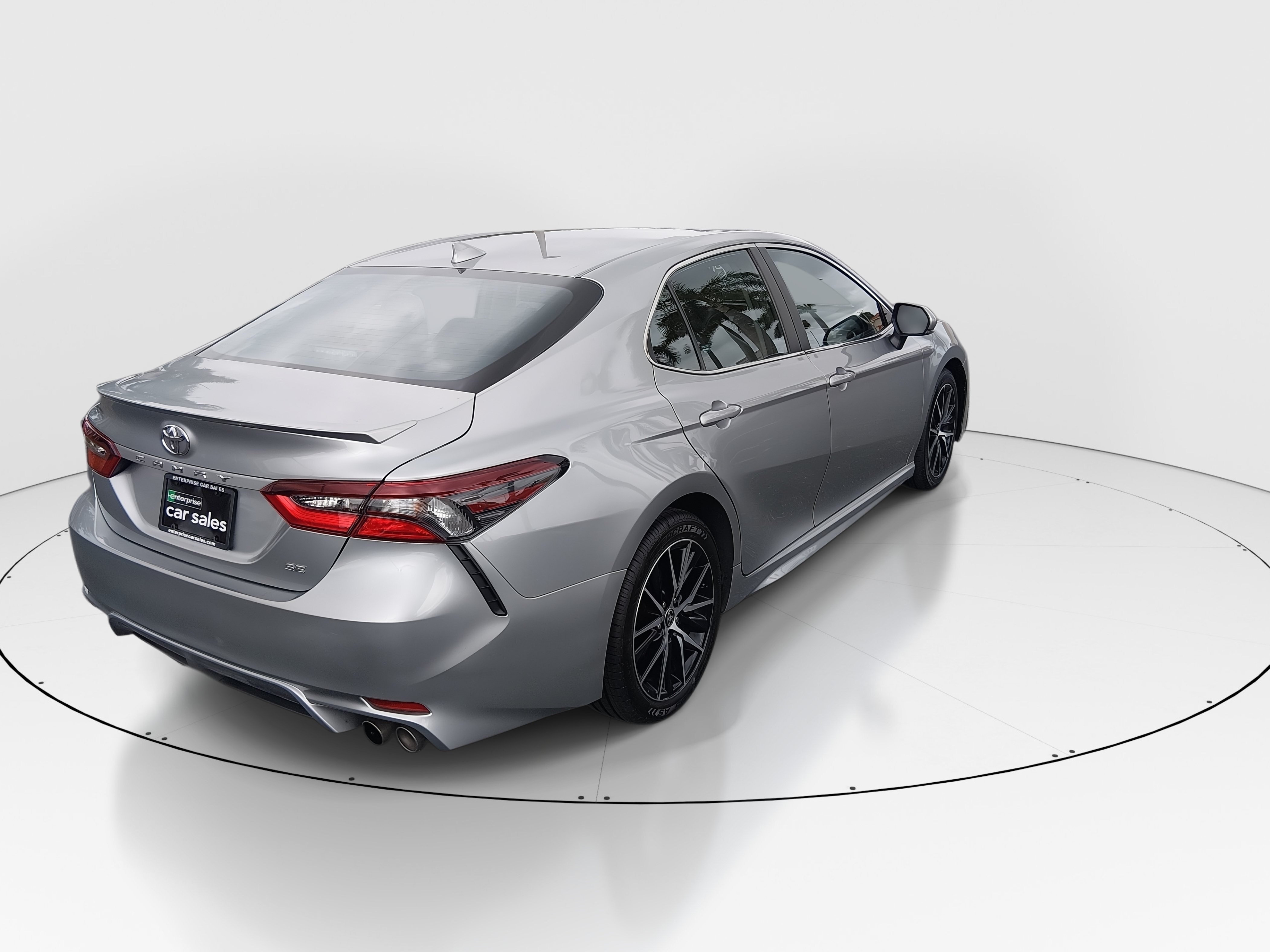 2024 Toyota Camry SE - Photo 7