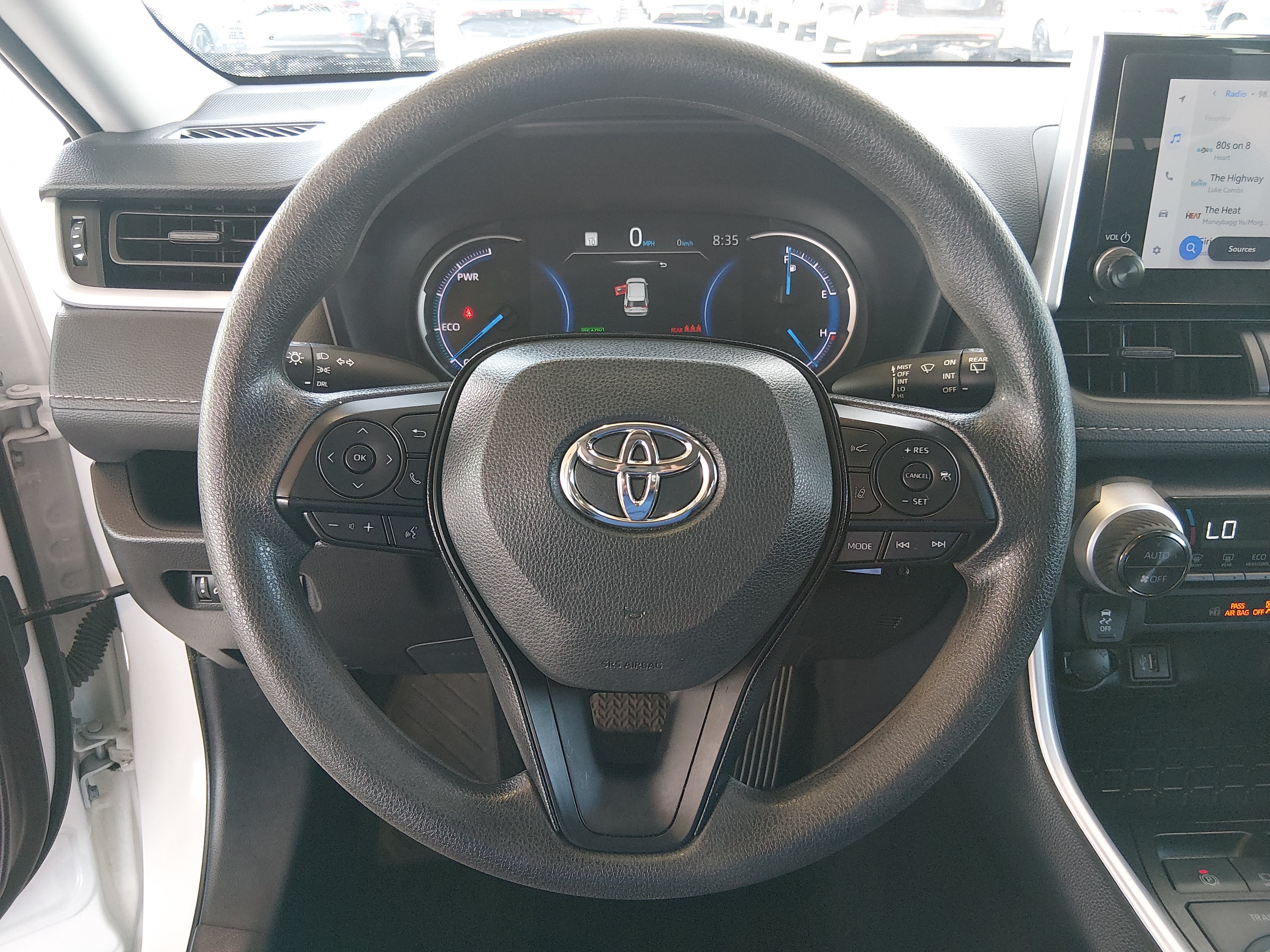 2025 Toyota RAV4 LE - Photo 12
