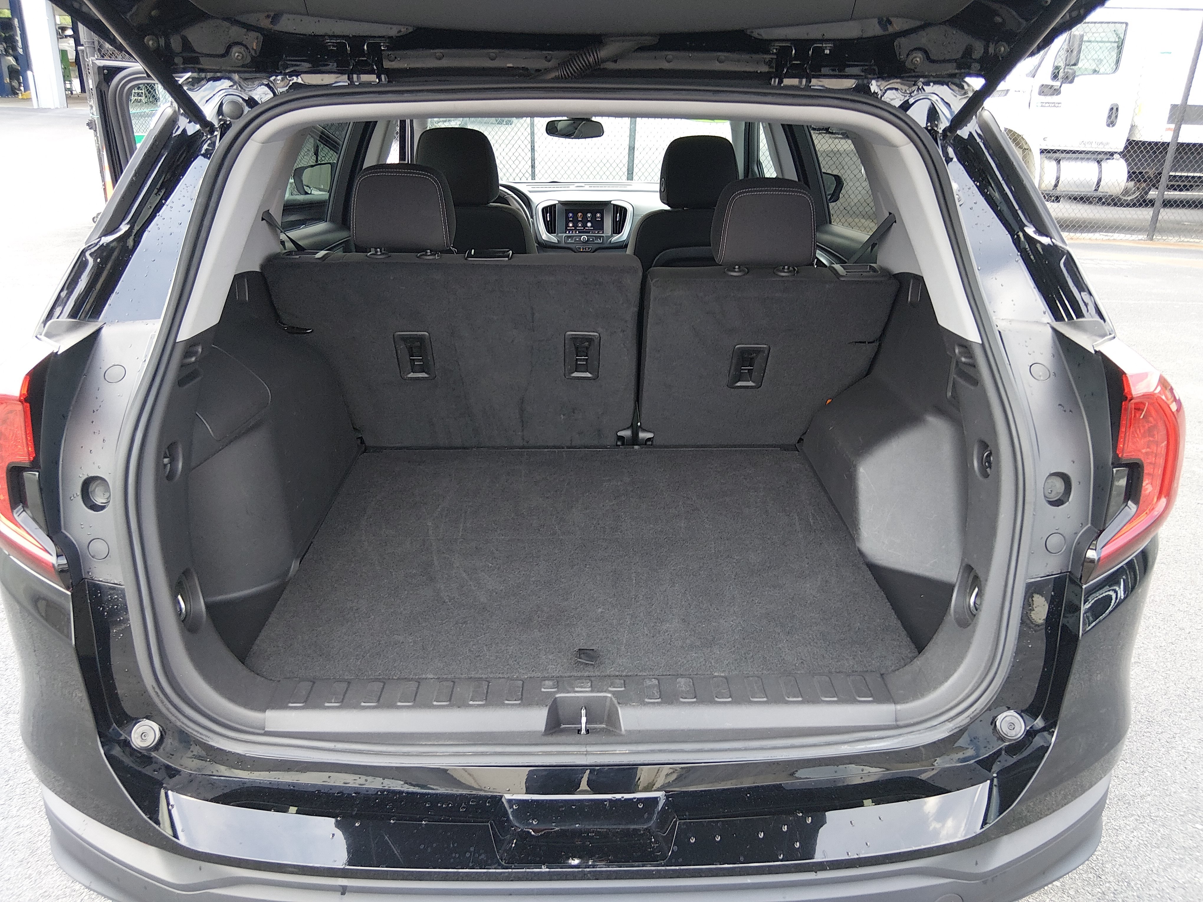 2024 GMC Terrain SLE - Photo 11