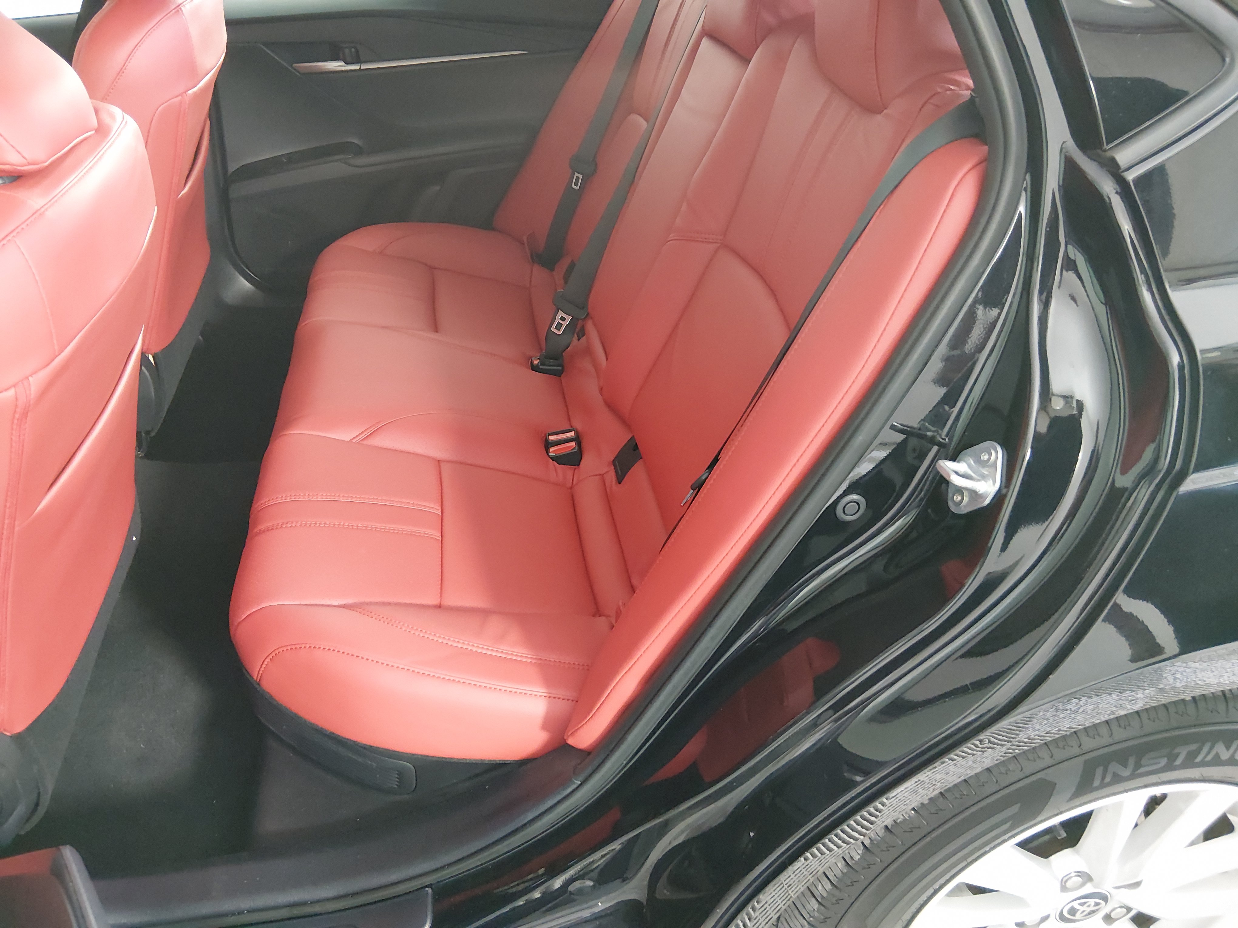 2025 Toyota Camry LE - Photo 19